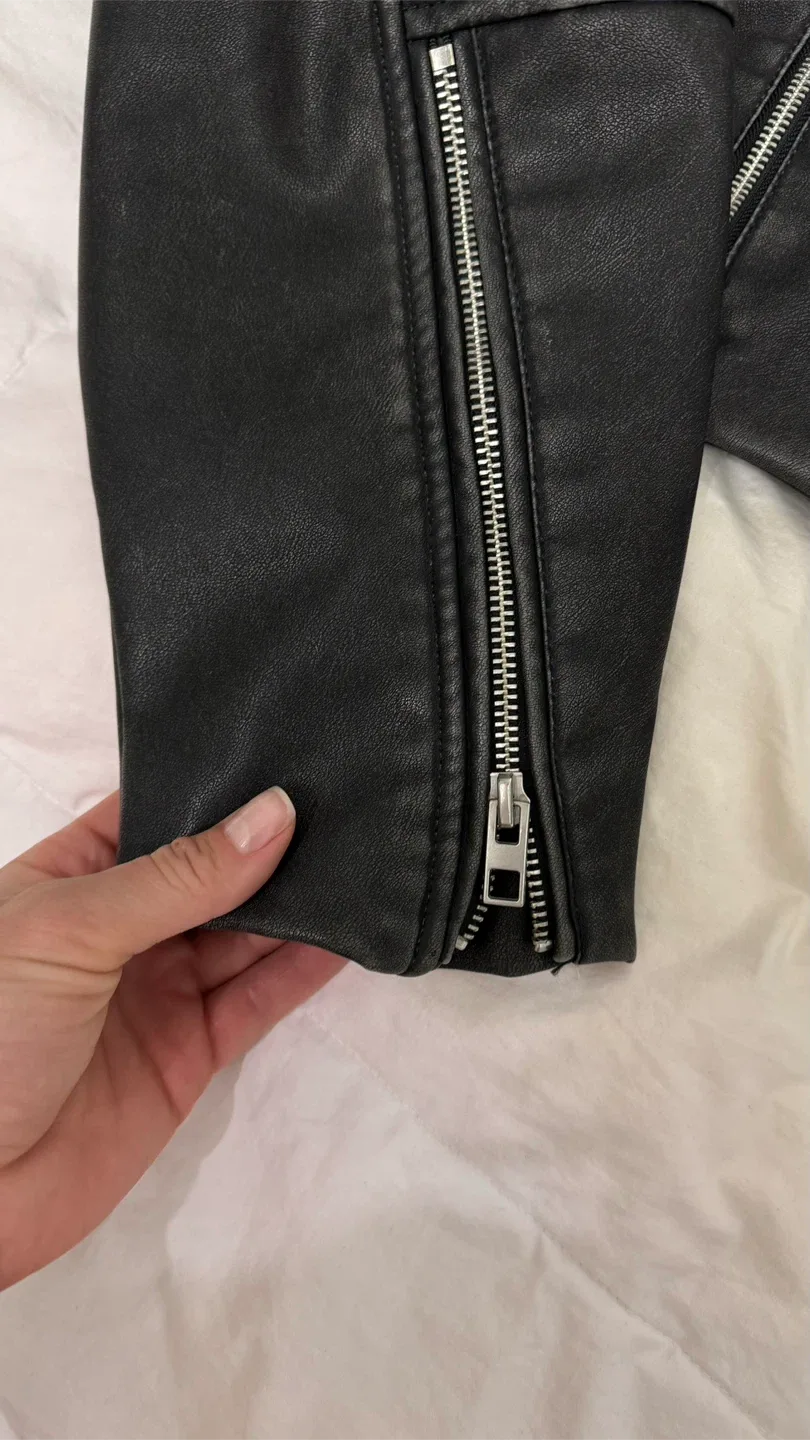 Zara Black Biker Jacket - Size XS image indicator(4)