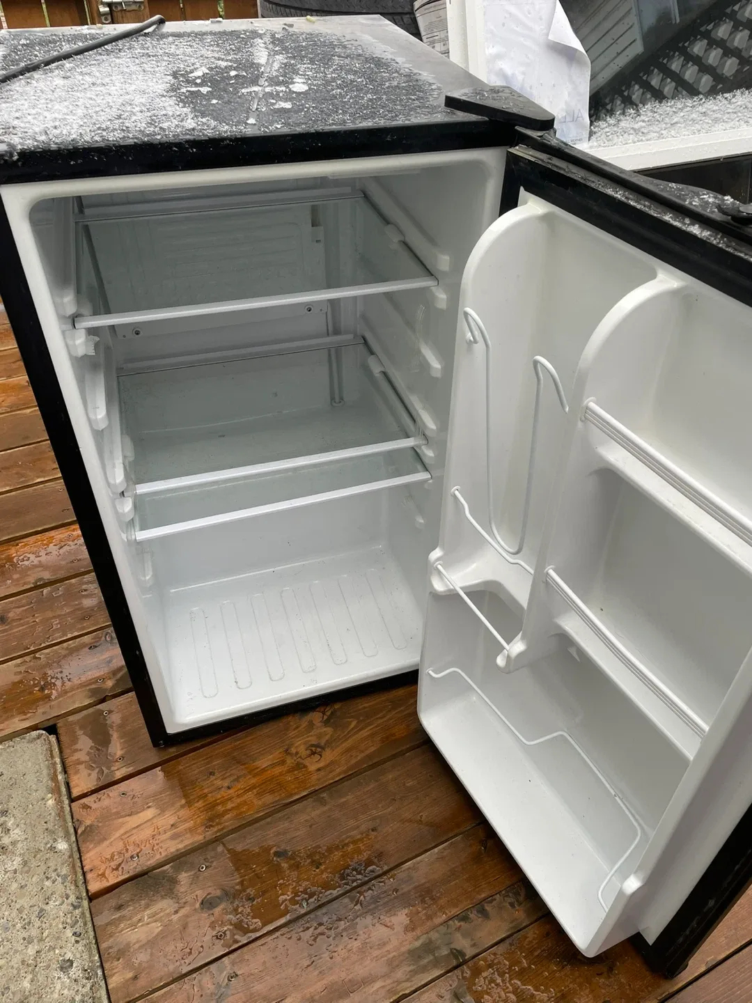 PD Mini Fridge - Black image indicator(2)