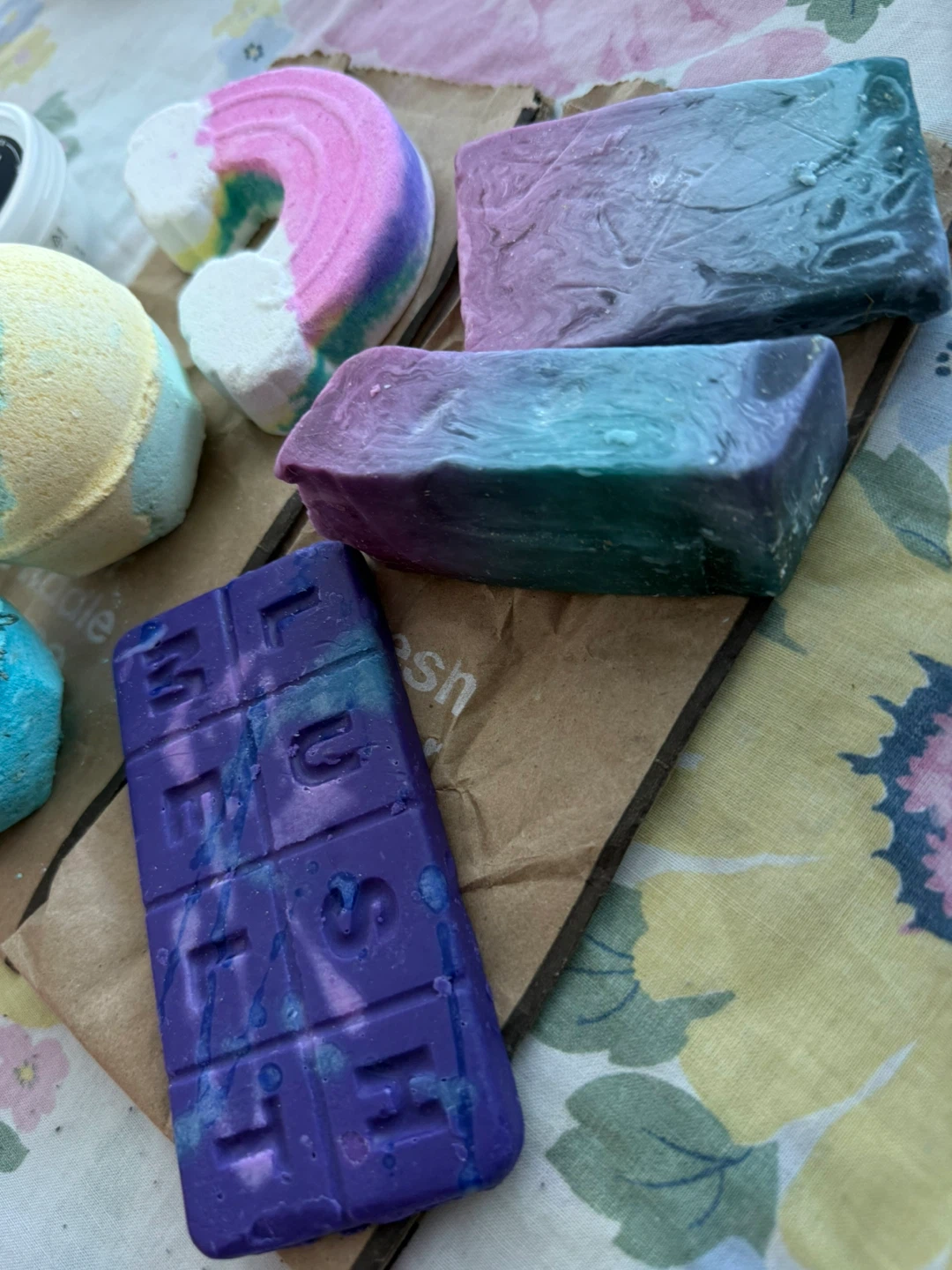 Lush Bath Bombs & Toothpaste Tabs - photo 5
