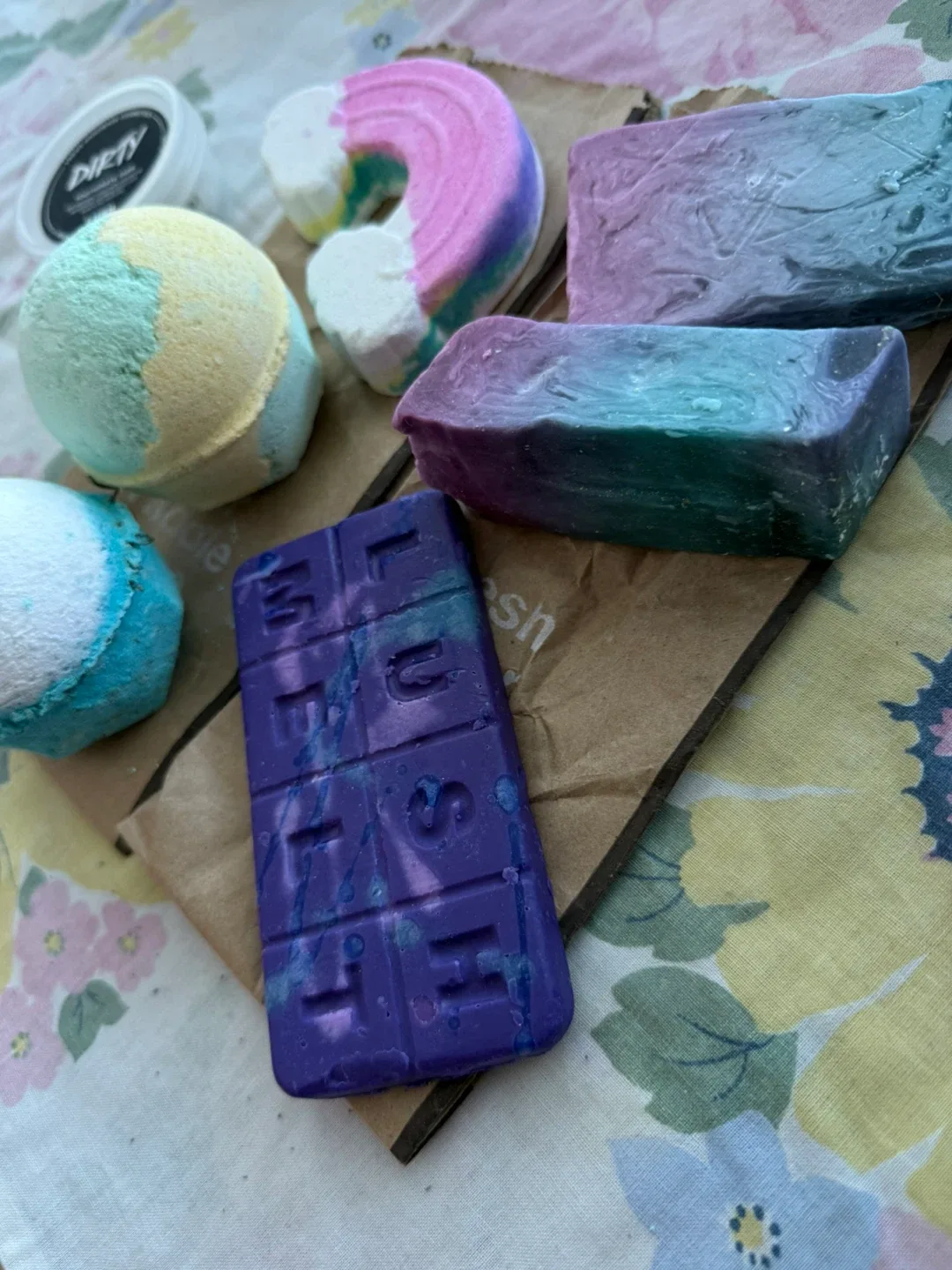 Lush Bath Bombs & Toothpaste Tabs image indicator(6)