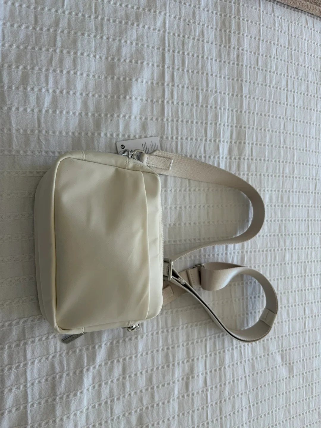 Lululemon Everywhere Belt Bag 1L White Opal image indicator(2)