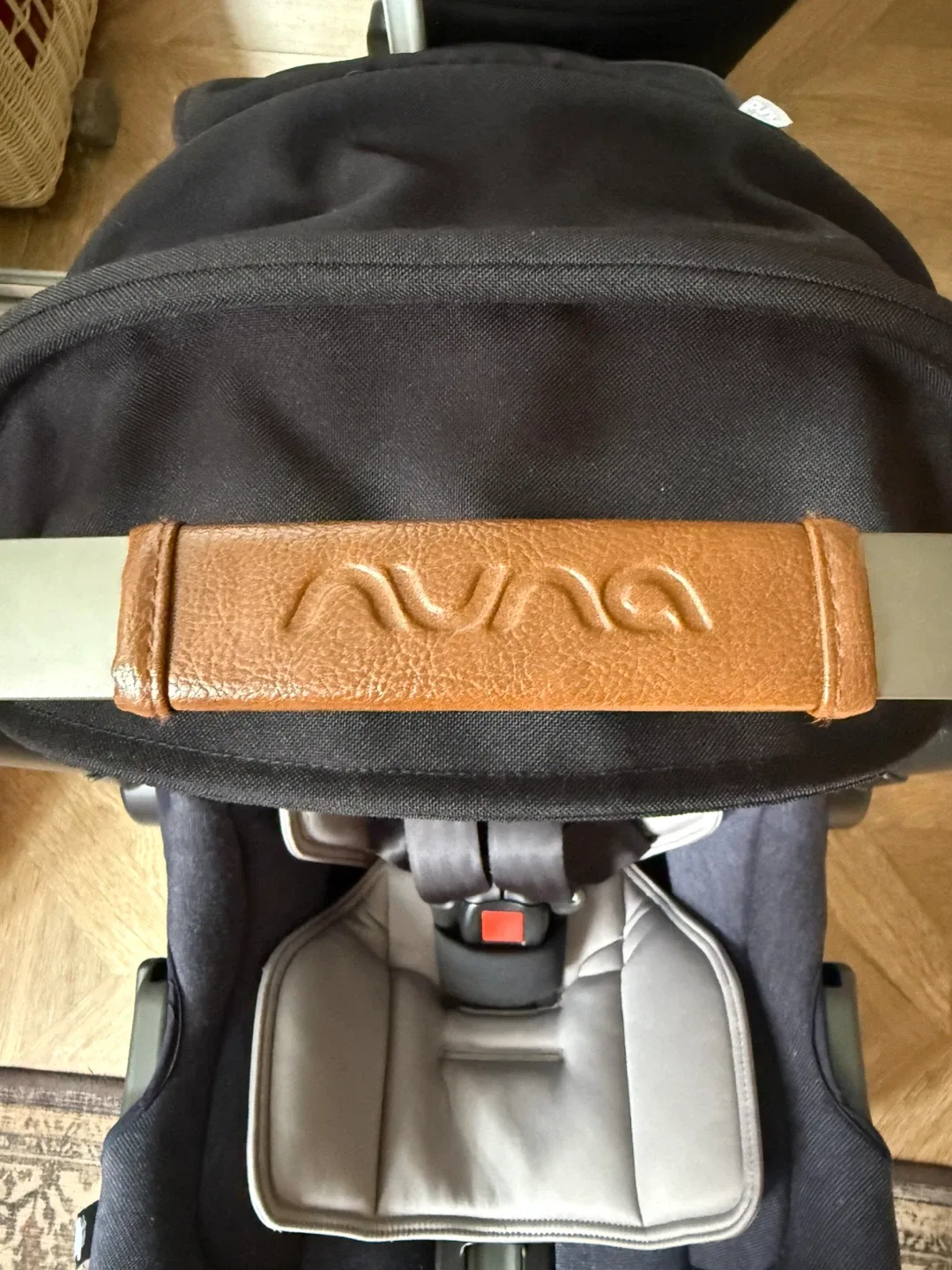 Nuna Pipa Infant Car Seat with Base image indicator(6)