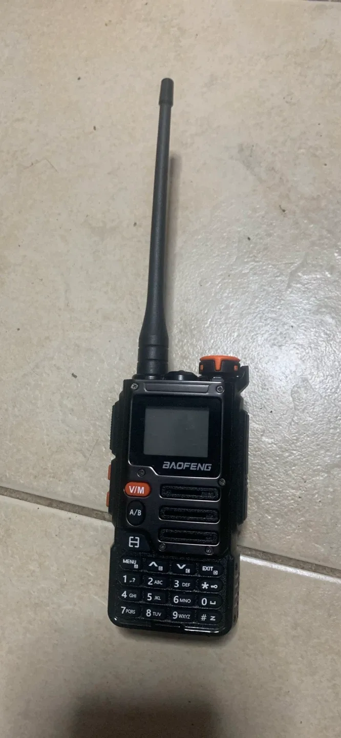 BAOFENG Two-Way Radio with Charger image indicator(2)