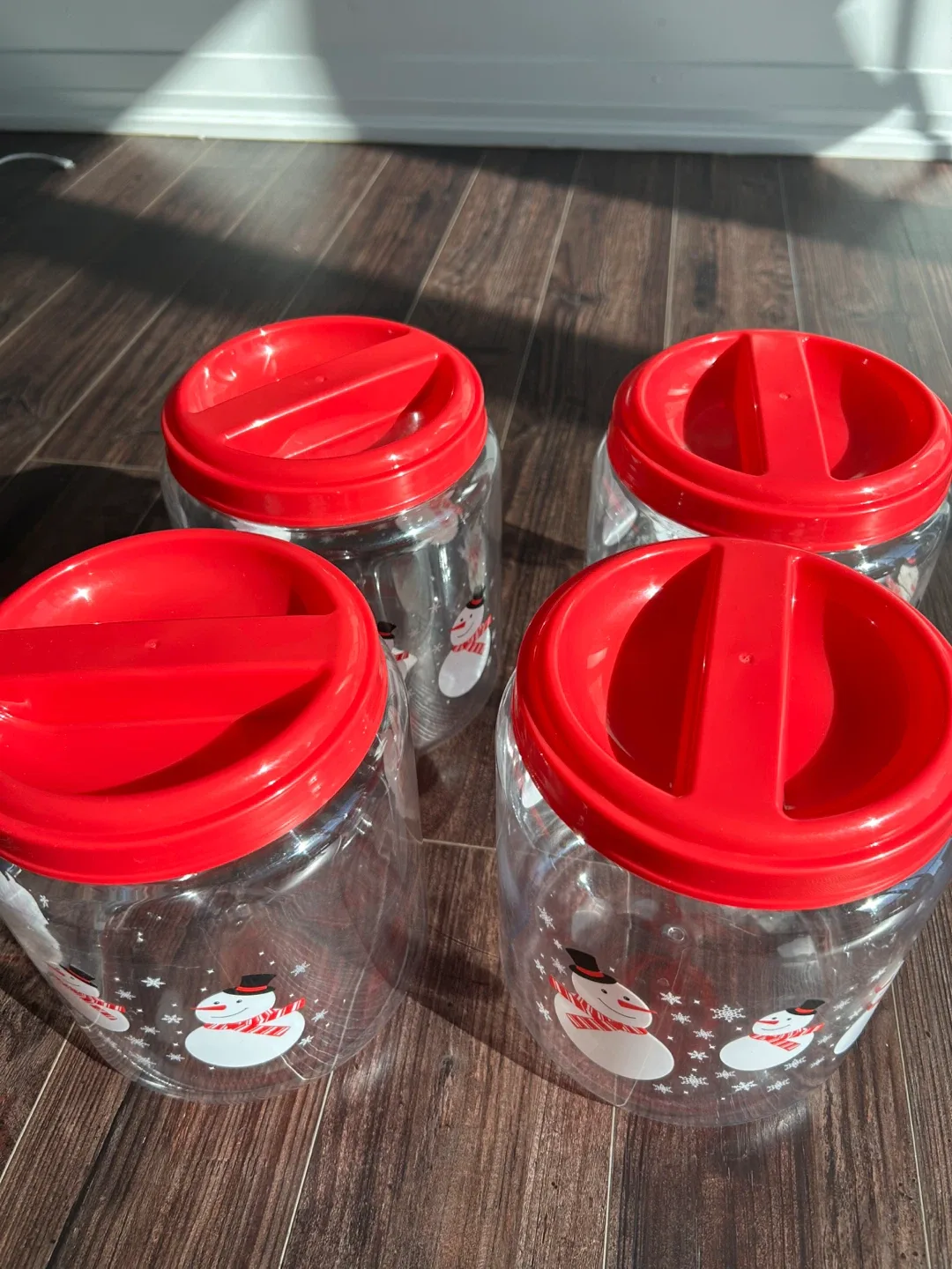 4 Christmas Plastic Food Storage Containers image indicator(2)