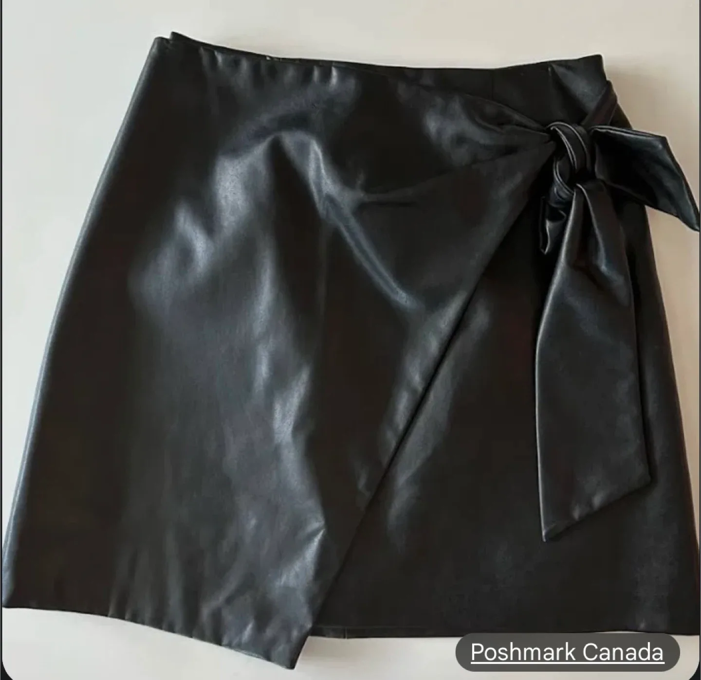 Wilfred Black Faux Leather Wrap Skirt - Size 2 image indicator(2)