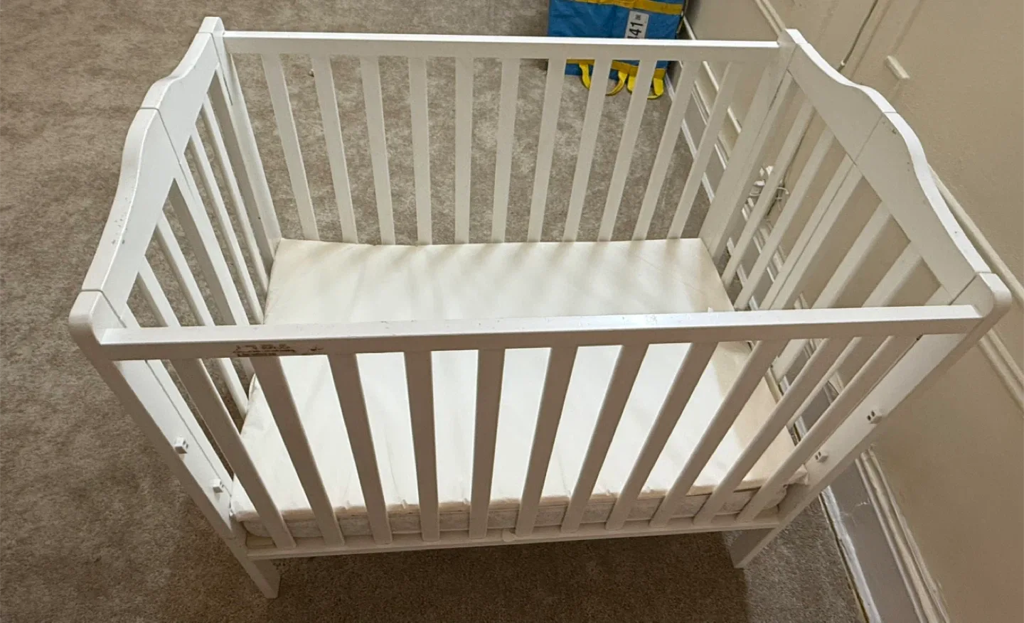 White Baby Crib image indicator(4)