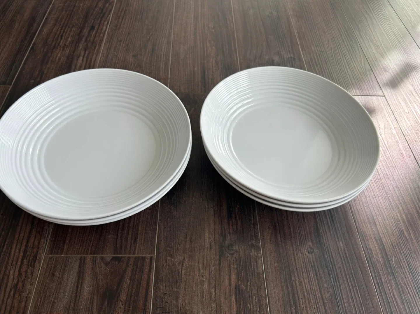 Set of White Melamine Dinner Plates image indicator(2)