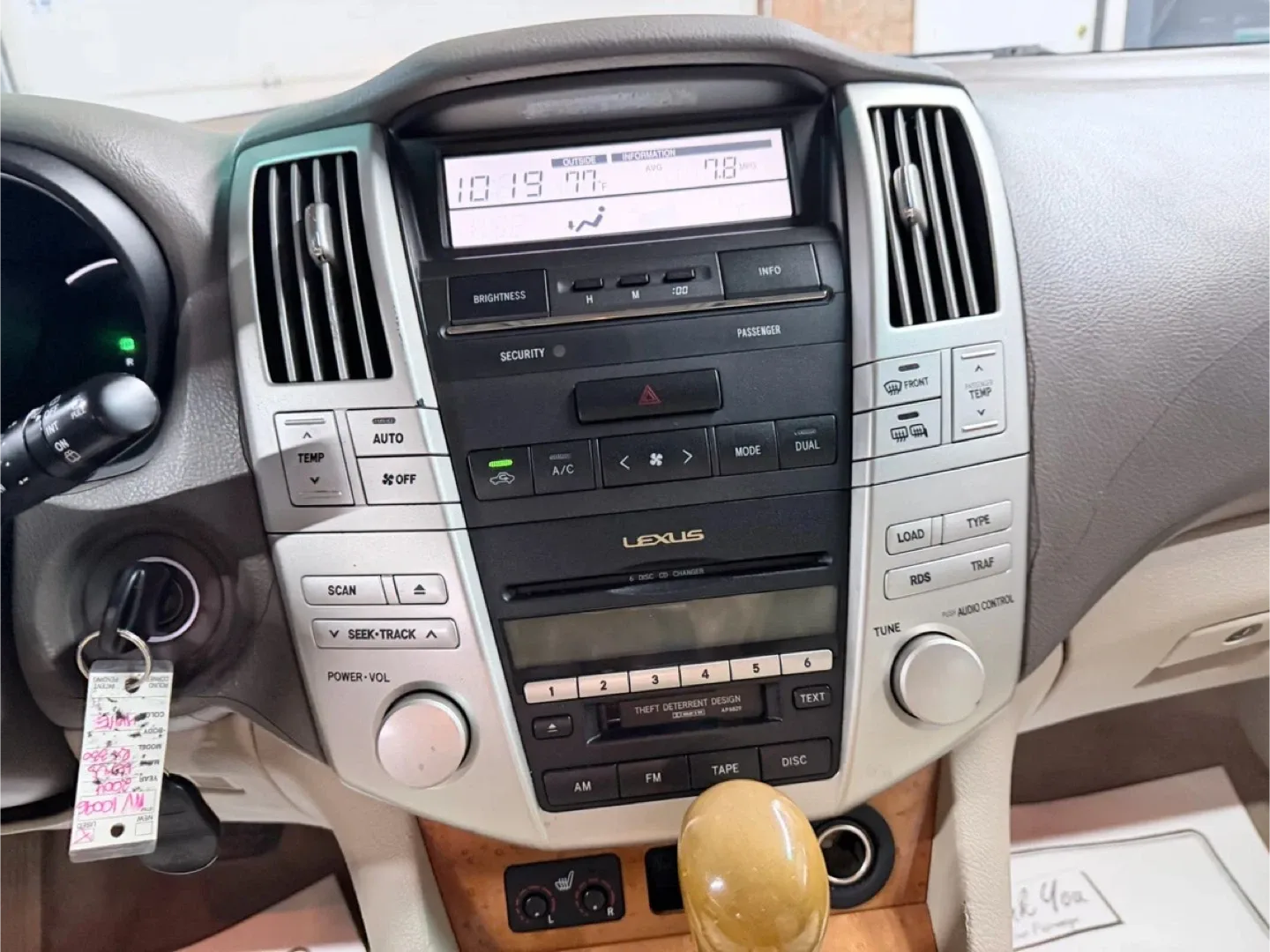 2004 Lexus RX 350 White SUV image indicator(9)