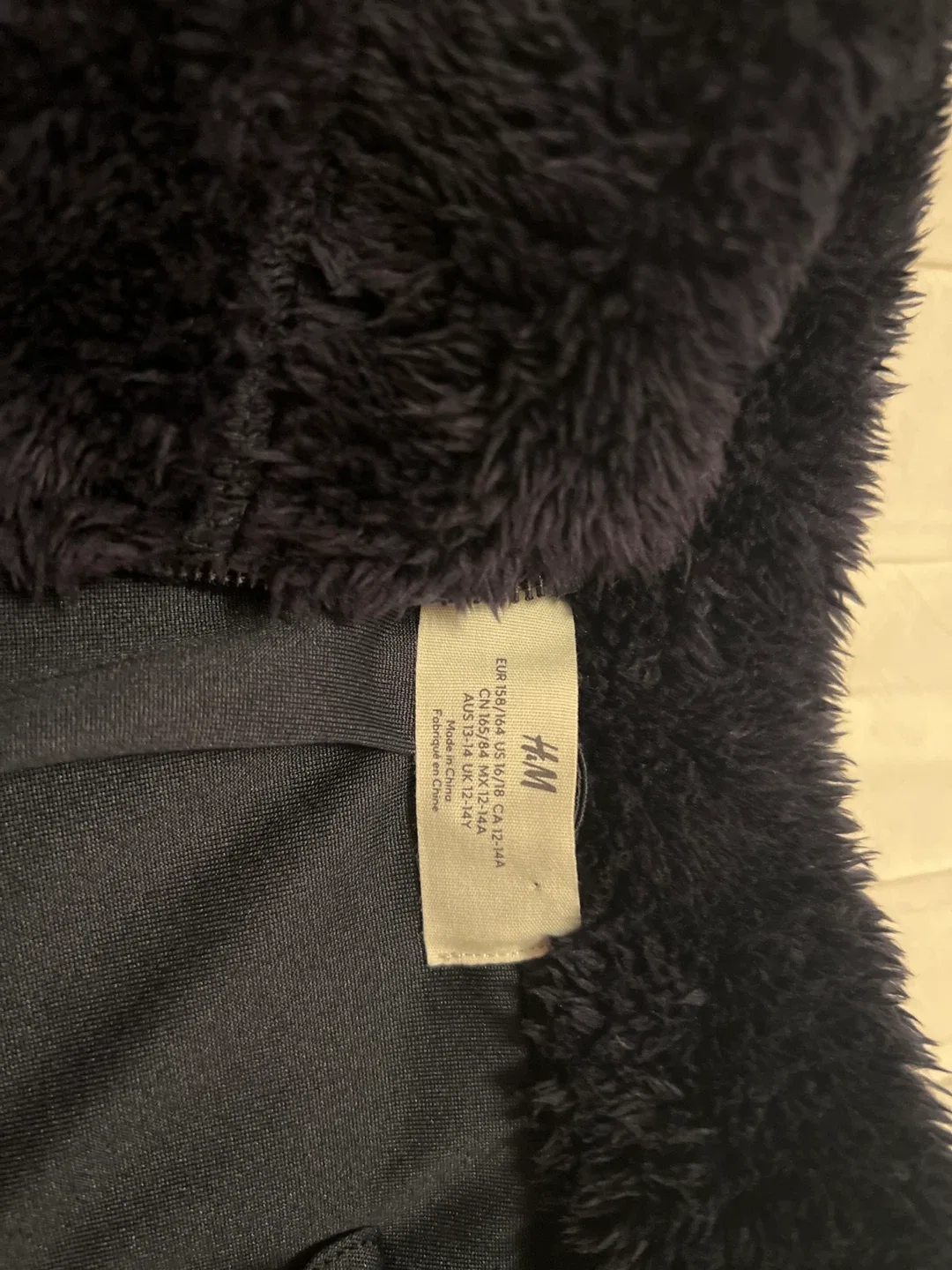H&M Black Fleece Jacket - image indicator(2)