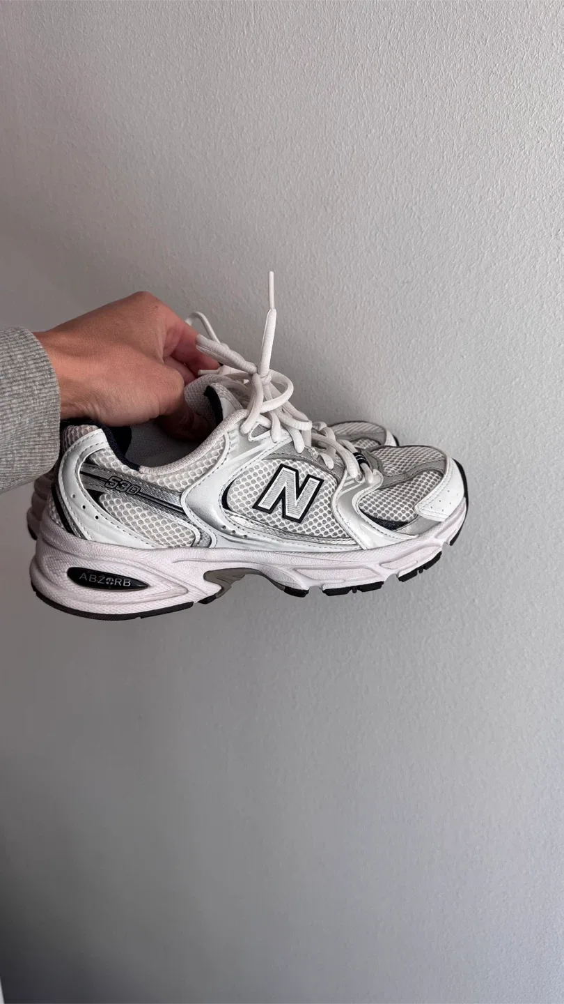 New Balance 530 White/Silver - US Women's 5.5 image indicator(2)