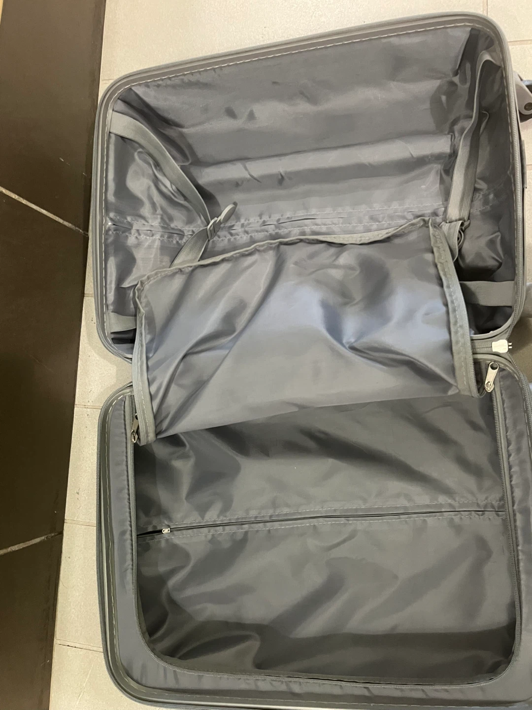 🥕Disney Stitch Rolling Carry-On Suitcase 🥕🥕 - photo 5