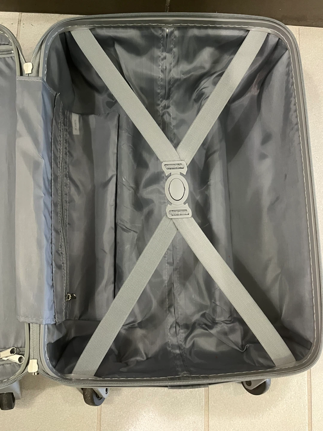 🥕Disney Stitch Rolling Carry-On Suitcase 🥕🥕 - photo 3