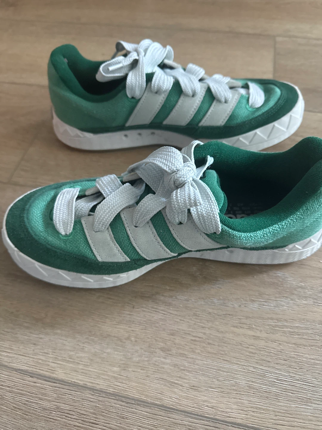 Adidas 8.5 Green & White Sneakers - photo 4