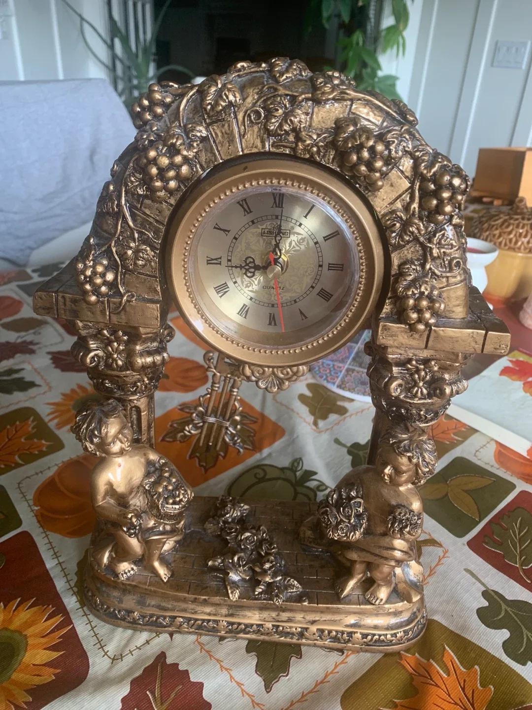 Vintage Cherub Table Clock image indicator(2)