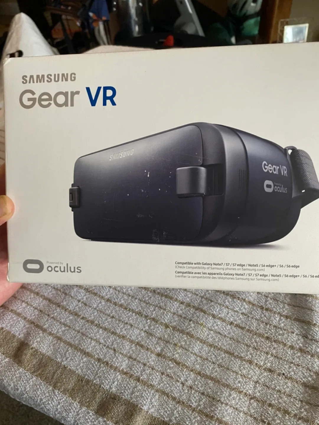 Samsung Gear VR Headset - SM-R323NBKAXAC thumbnail