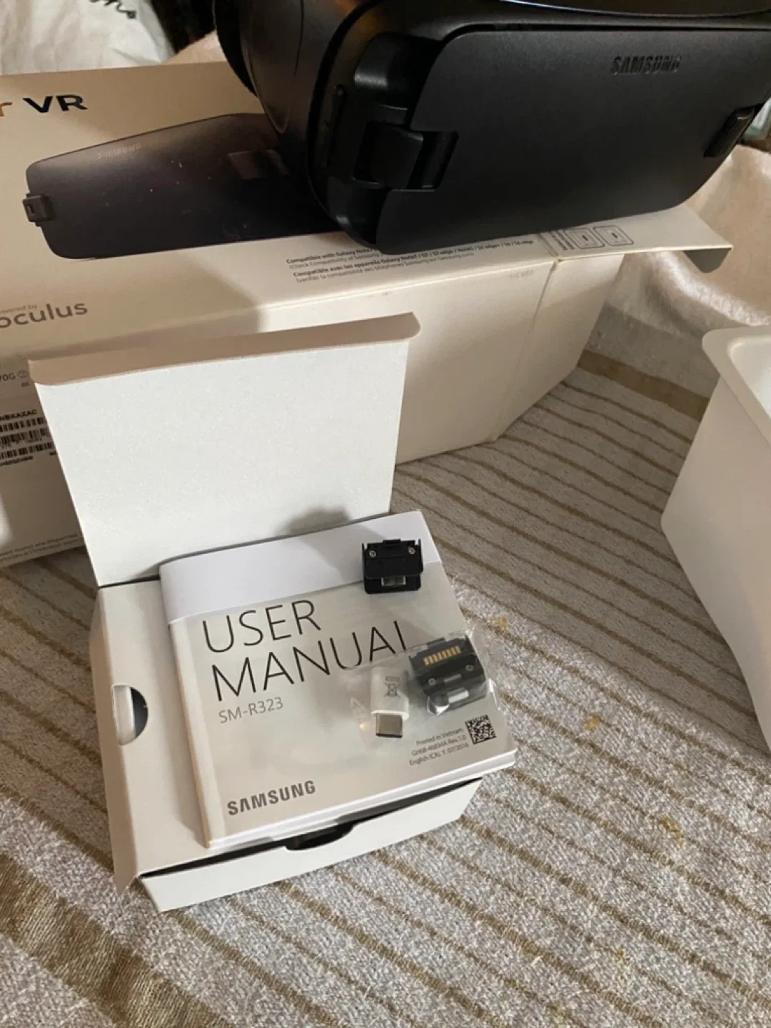 Samsung Gear VR Headset - SM-R323NBKAXAC image indicator(8)