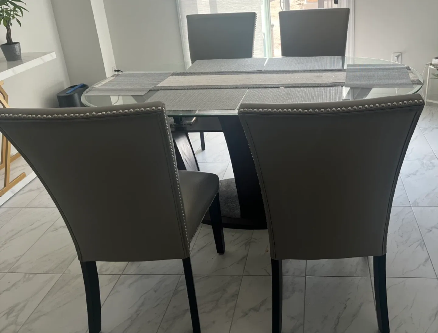 Glass Oval Dining Table with 4 Chairs image indicator(3)