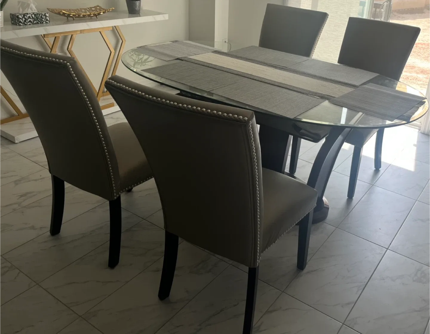 Glass Oval Dining Table with 4 Chairs image indicator(2)