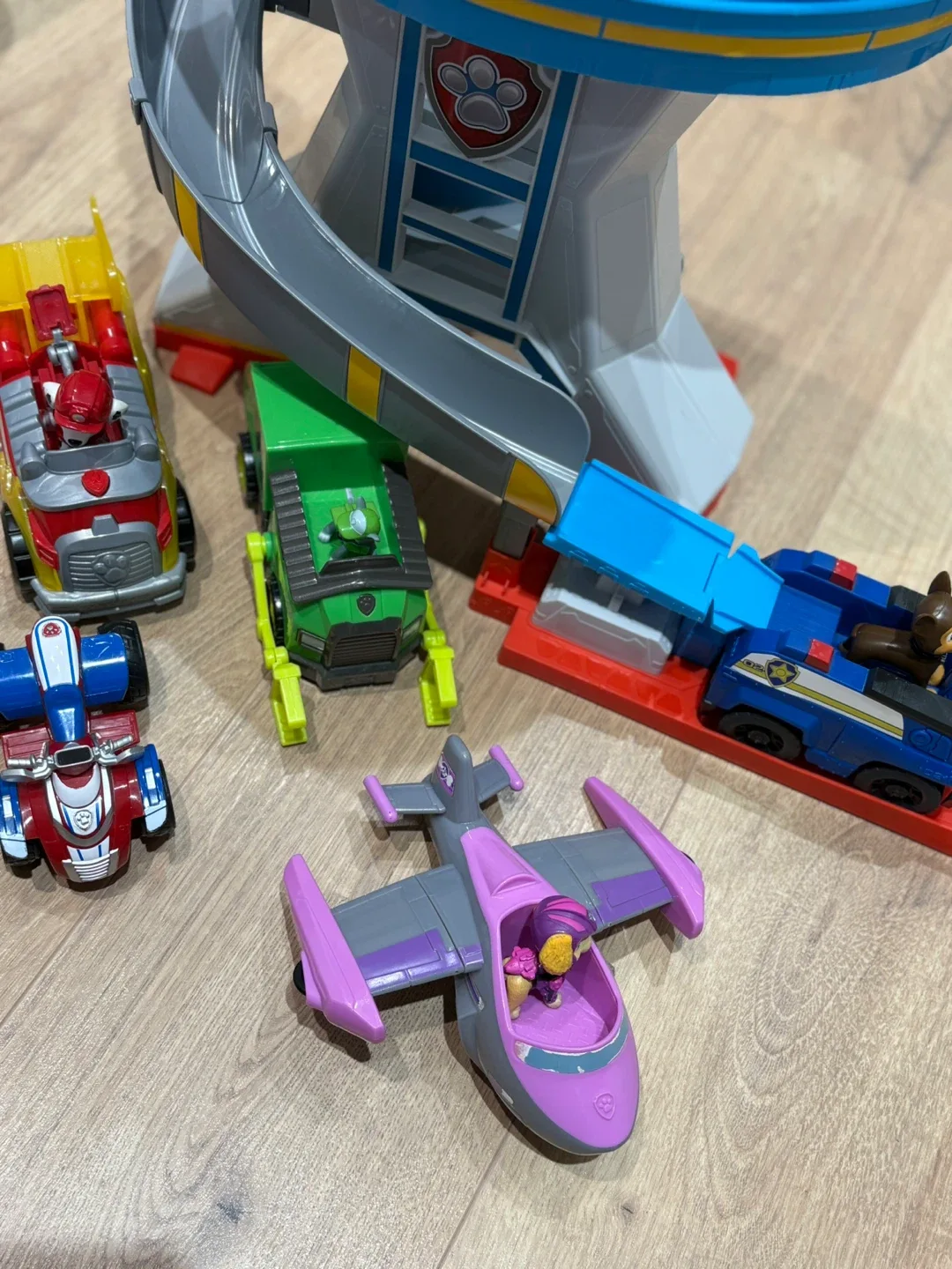 Paw Patrol Lookout Tower and other paw patrol items image indicator(2)