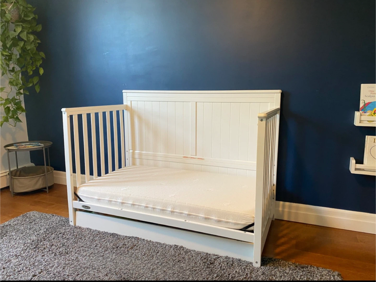 Graco Hadley Convertible Crib with Drawer - White - photo 3