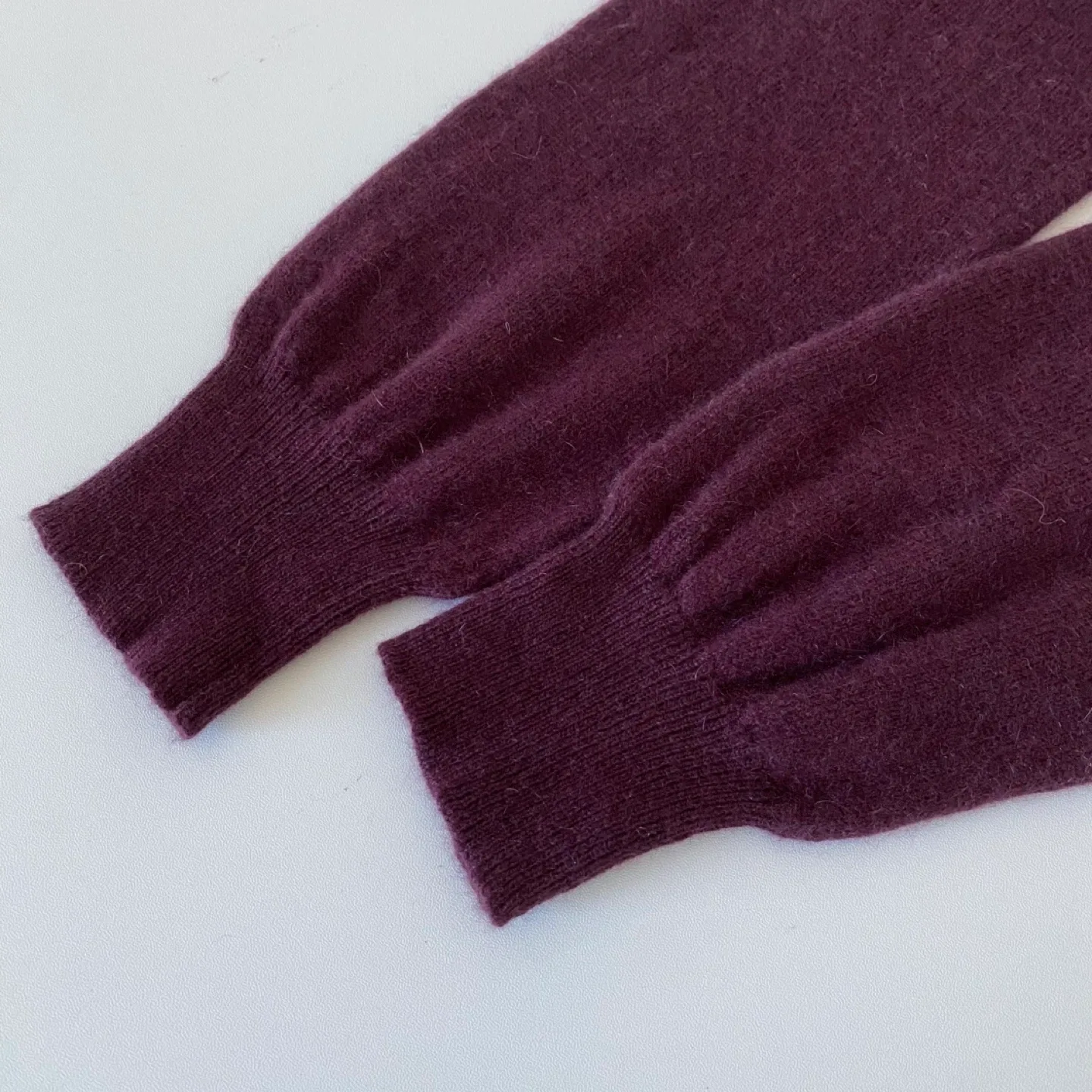 Kenneth Cole 100% Cashmere Classic V-Neck Sweater image indicator(4)