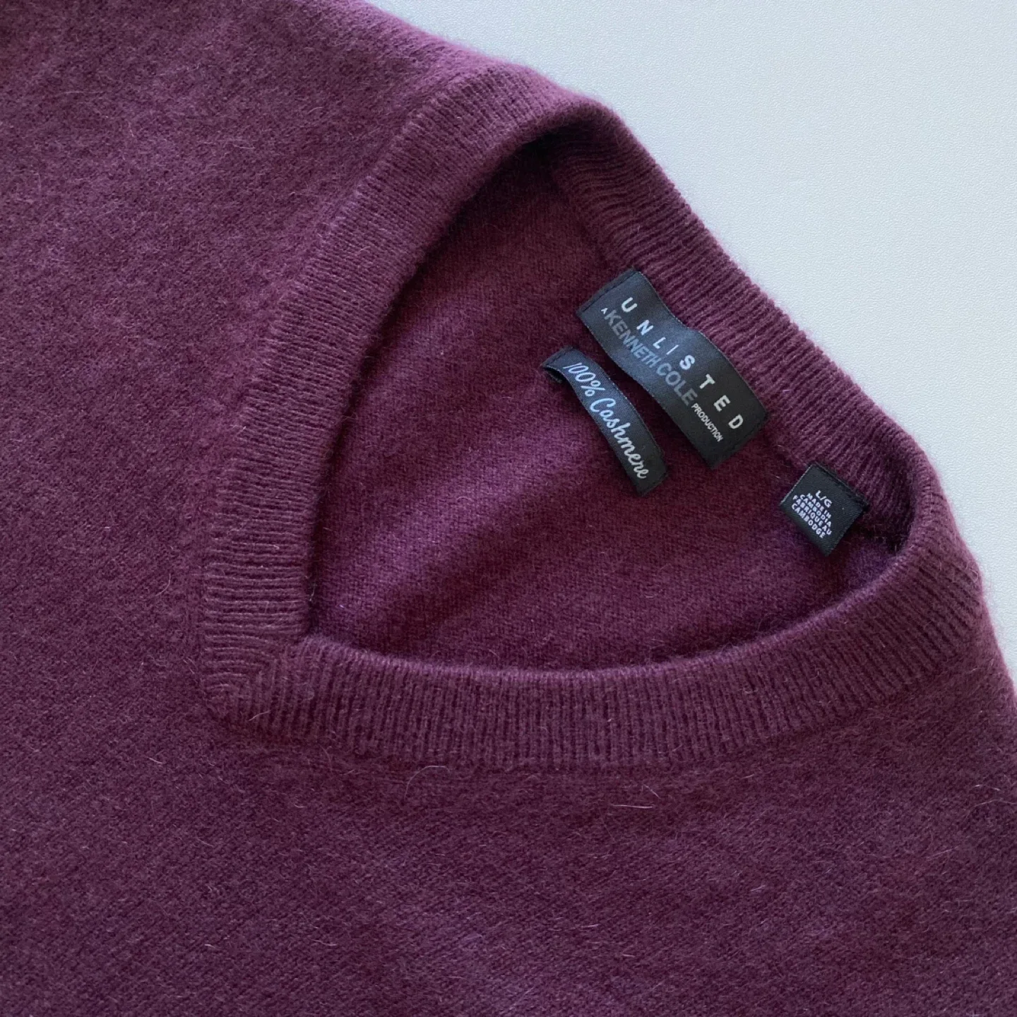 Kenneth Cole 100% Cashmere Classic V-Neck Sweater image indicator(7)