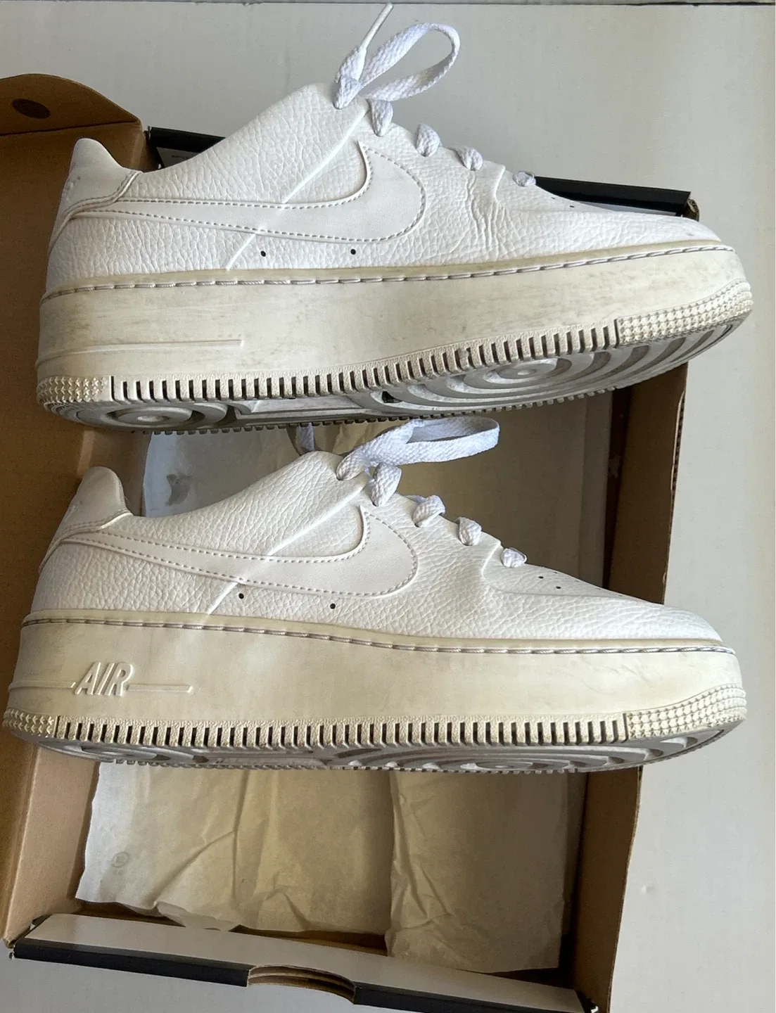 Nike Air Force 1 - White Platform Sneakers - Size- 8.5 image indicator(4)