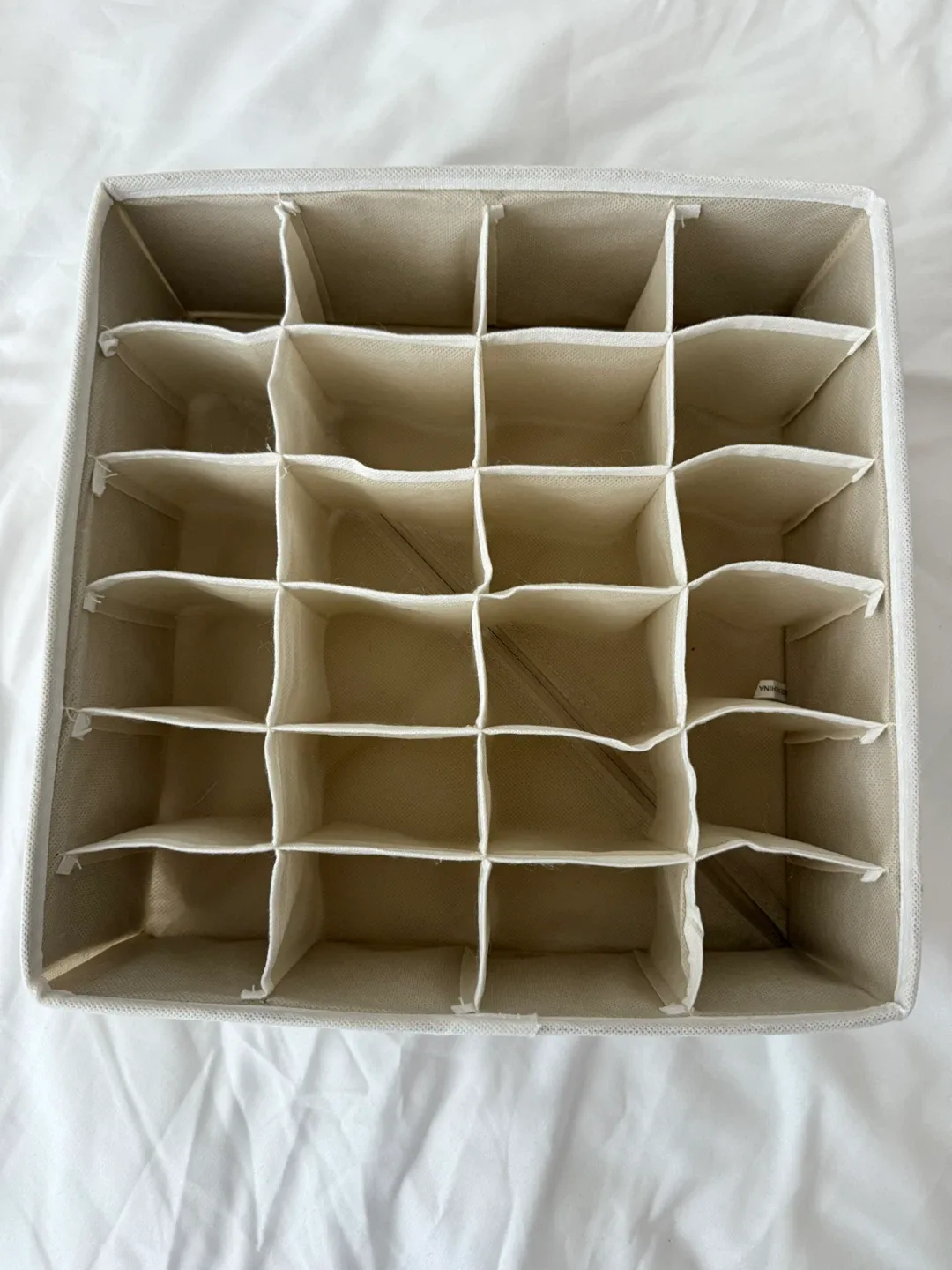 Moving out sale: Closet/Drawer Organizer with Dividers