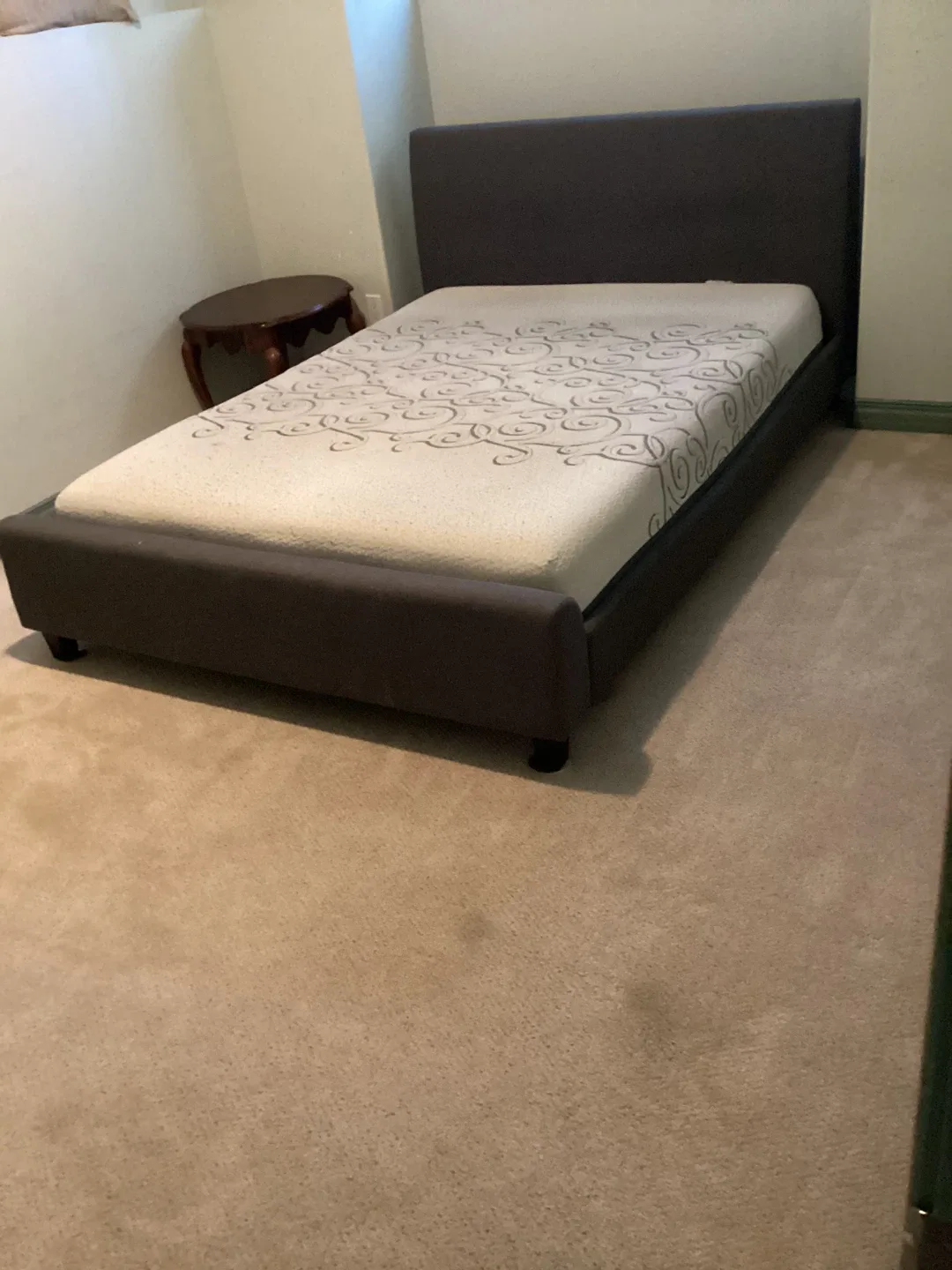 2 Bedrooms Basement for rent image indicator(2)