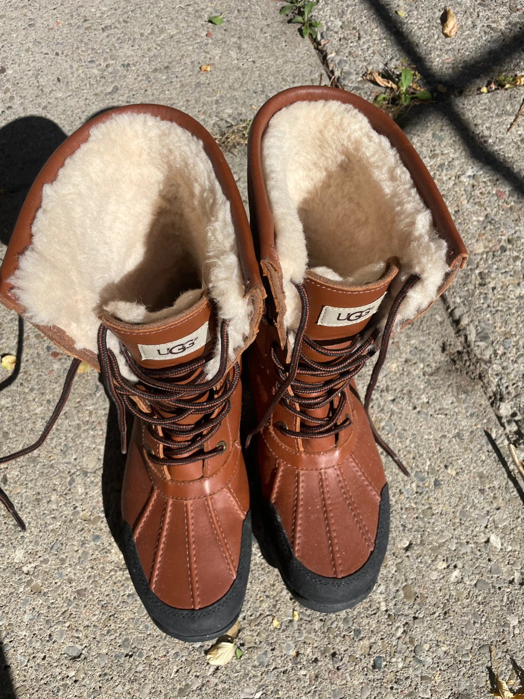 UGG Qowmedyakqonv Boots Size 8.5 - photo 3