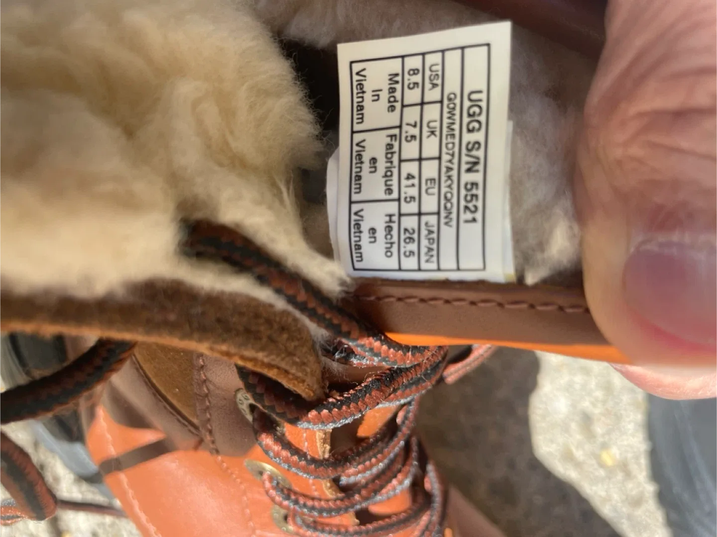 UGG Qowmedyakqonv Boots Size 8.5 image indicator(4)