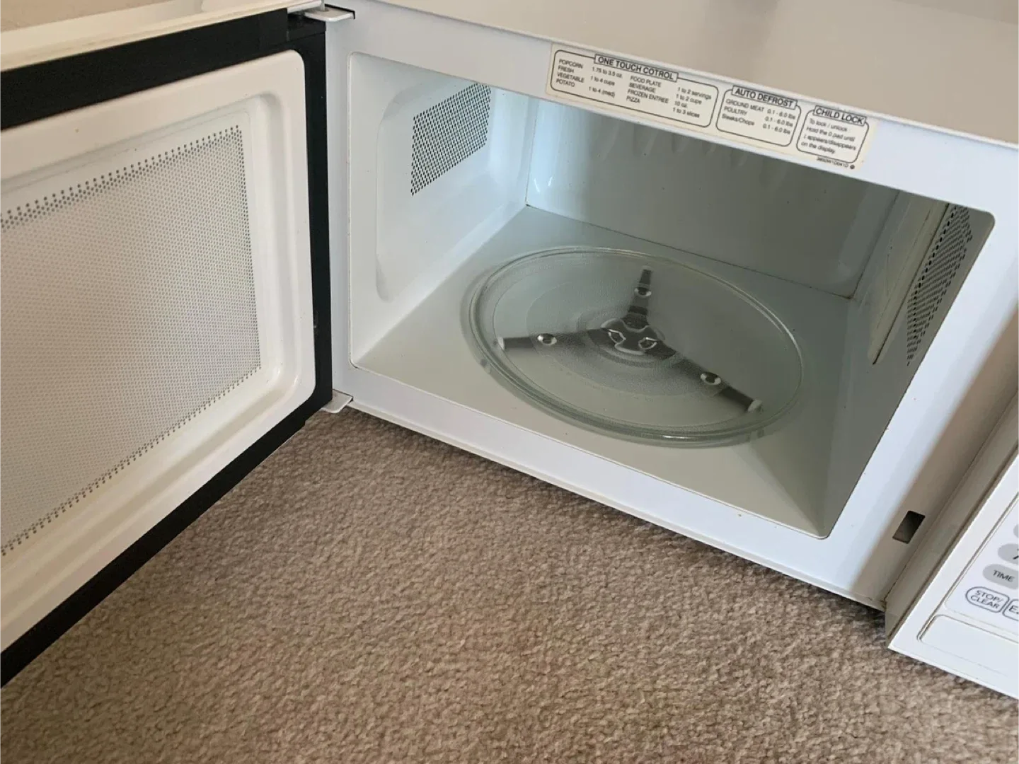 GoldStar Microwave - White image indicator(2)