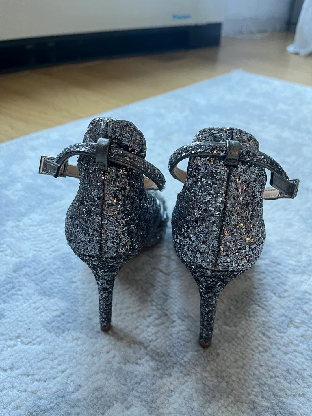 NEW Jewel by Badgley Mischka heels image indicator(2)