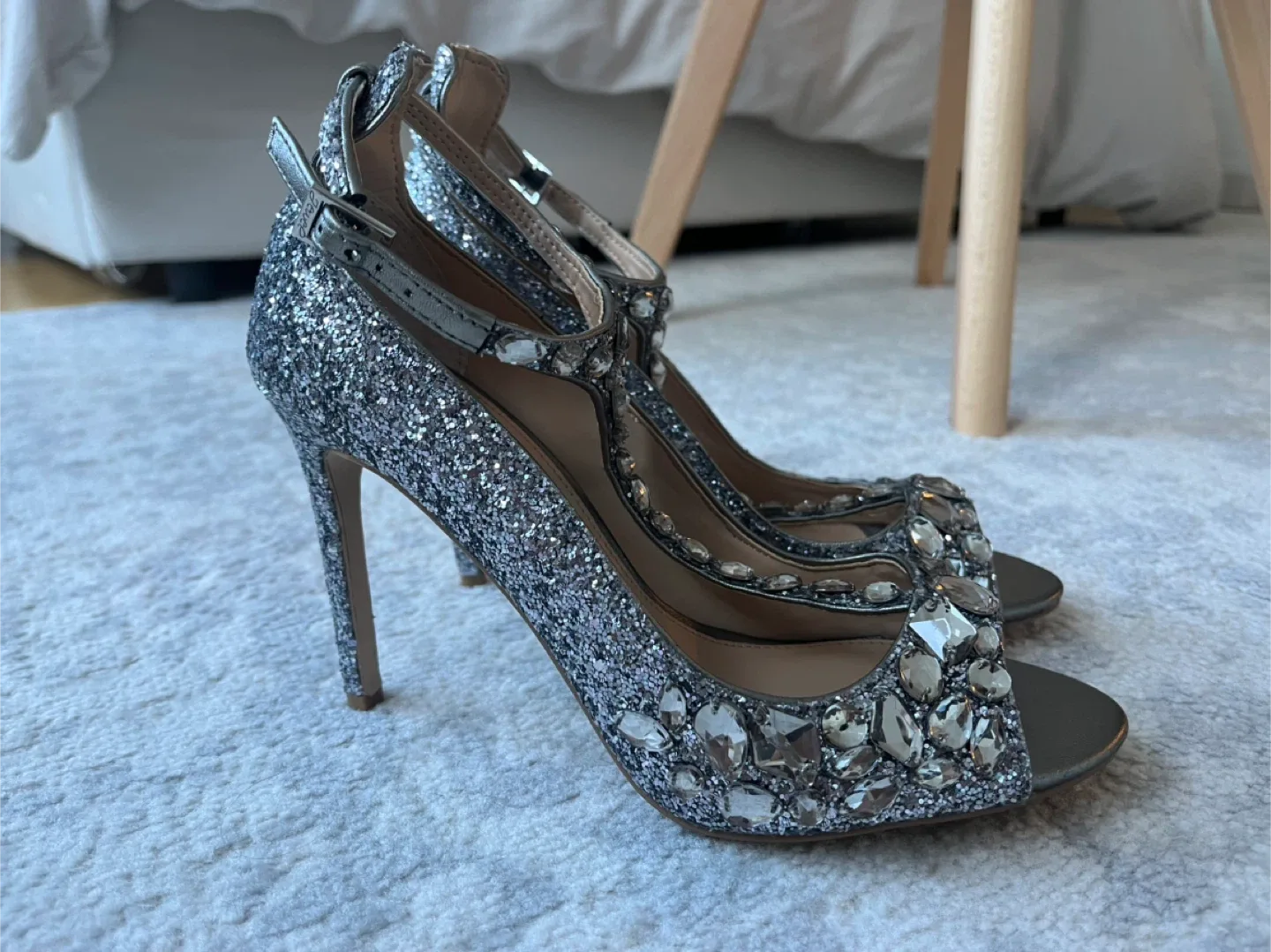 NEW Jewel by Badgley Mischka heels image indicator(3)