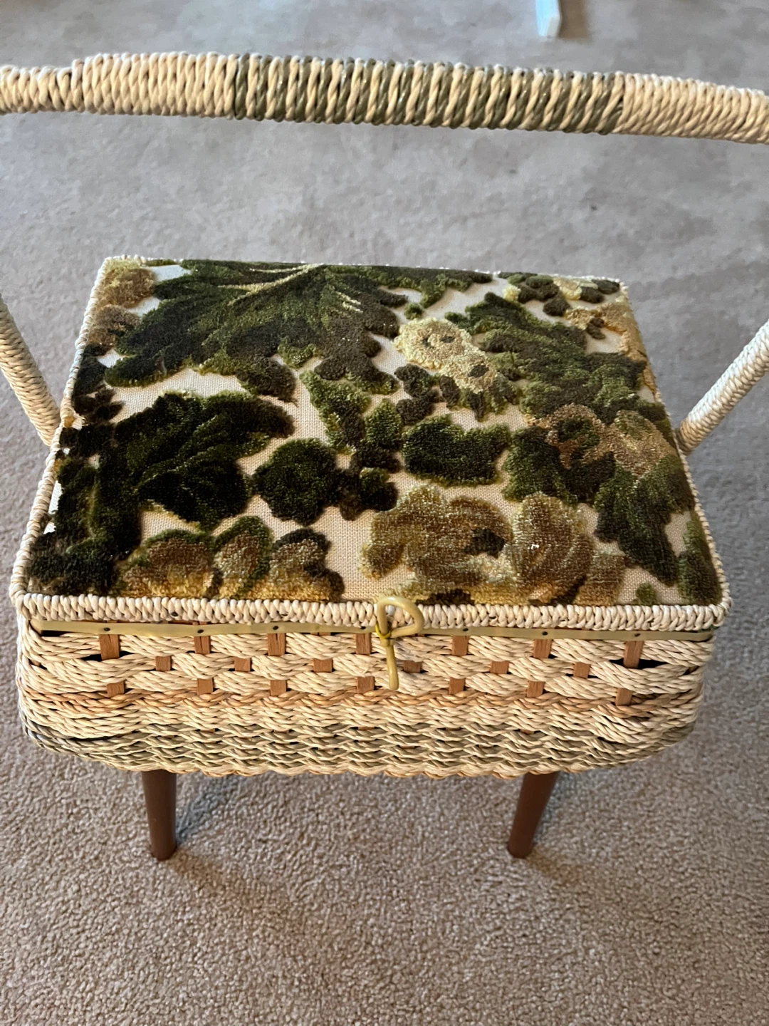 Vintage Sewing Basket & Contents!
