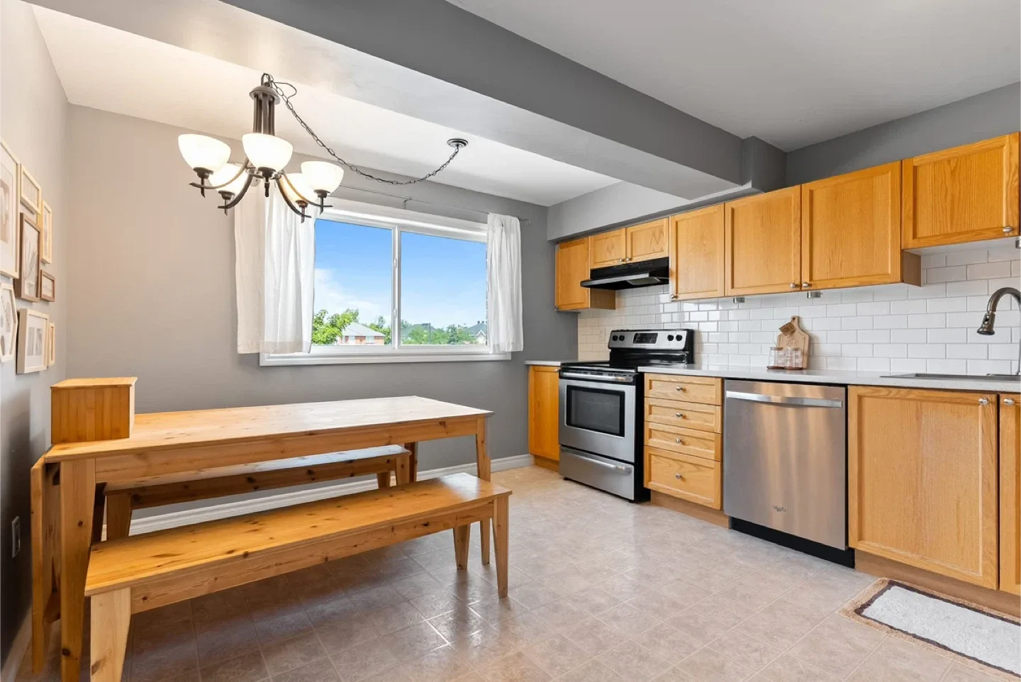 House for Sale (Condo Townhouse- Barrie) image indicator(4)