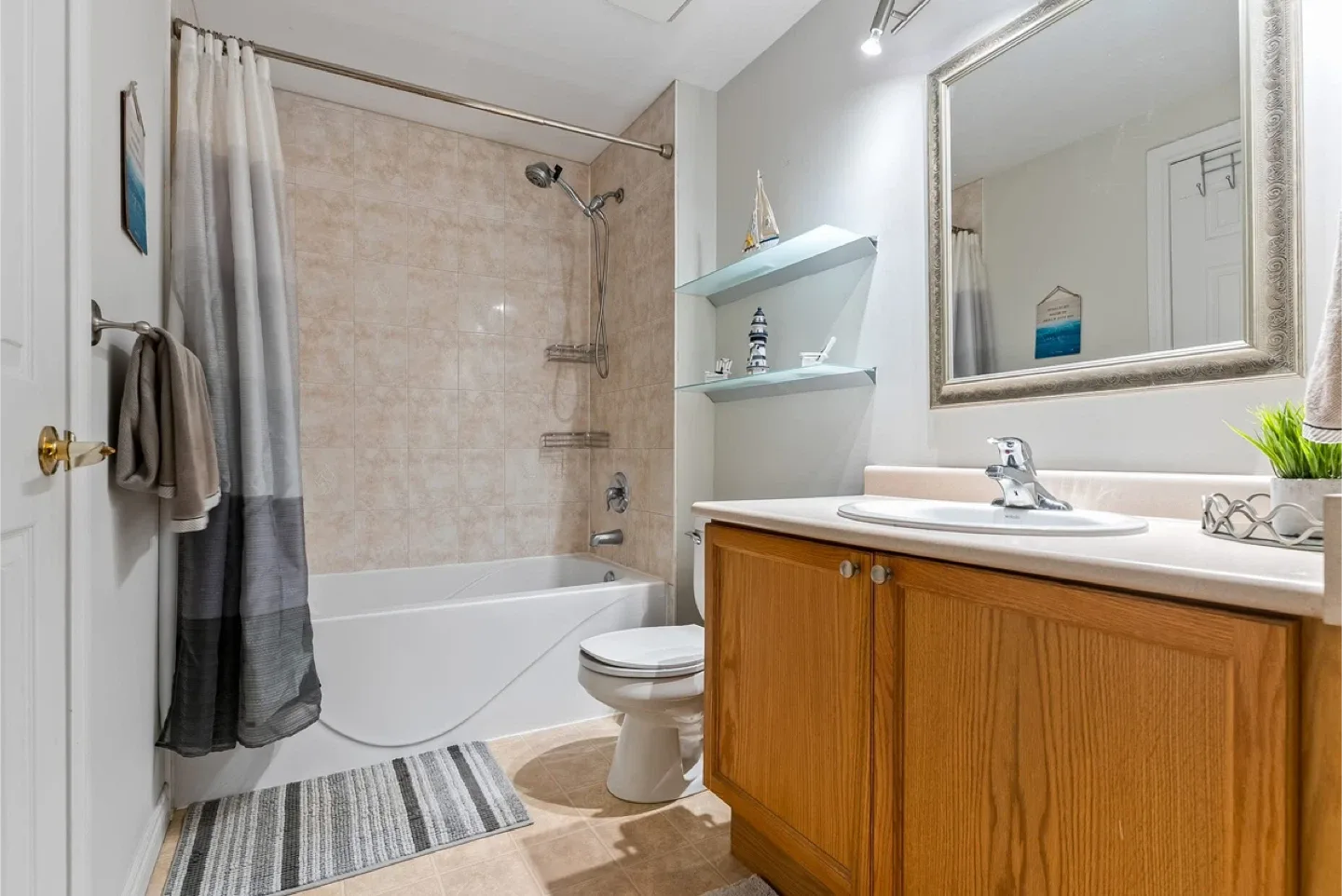 House for Sale (Condo Townhouse- Barrie) image indicator(9)