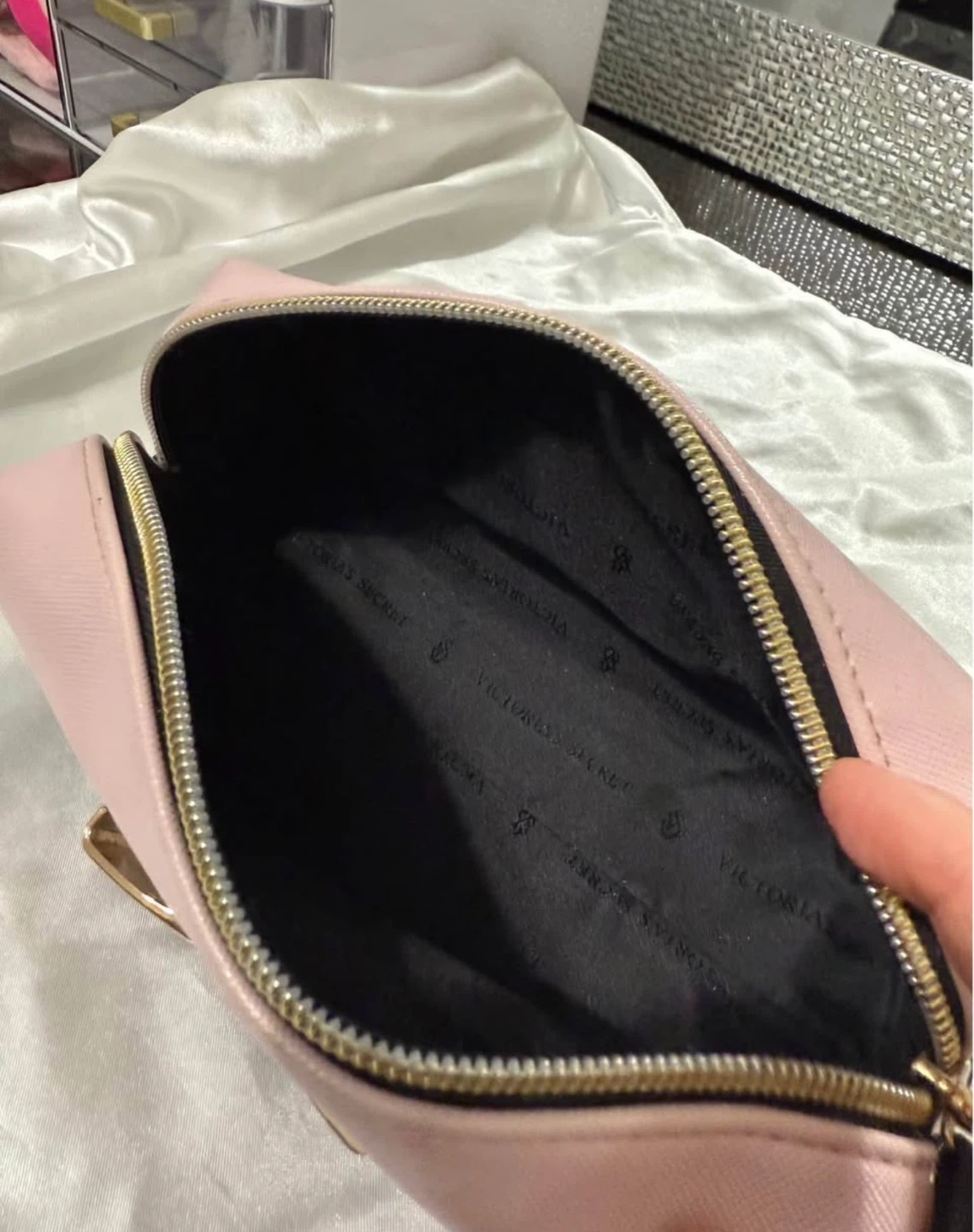 Victorias Secret Makeup Bag - photo 2
