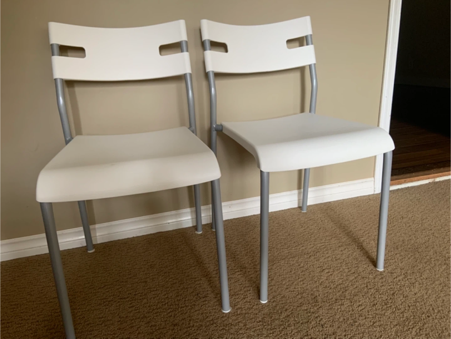 Set of 2 White Chairs