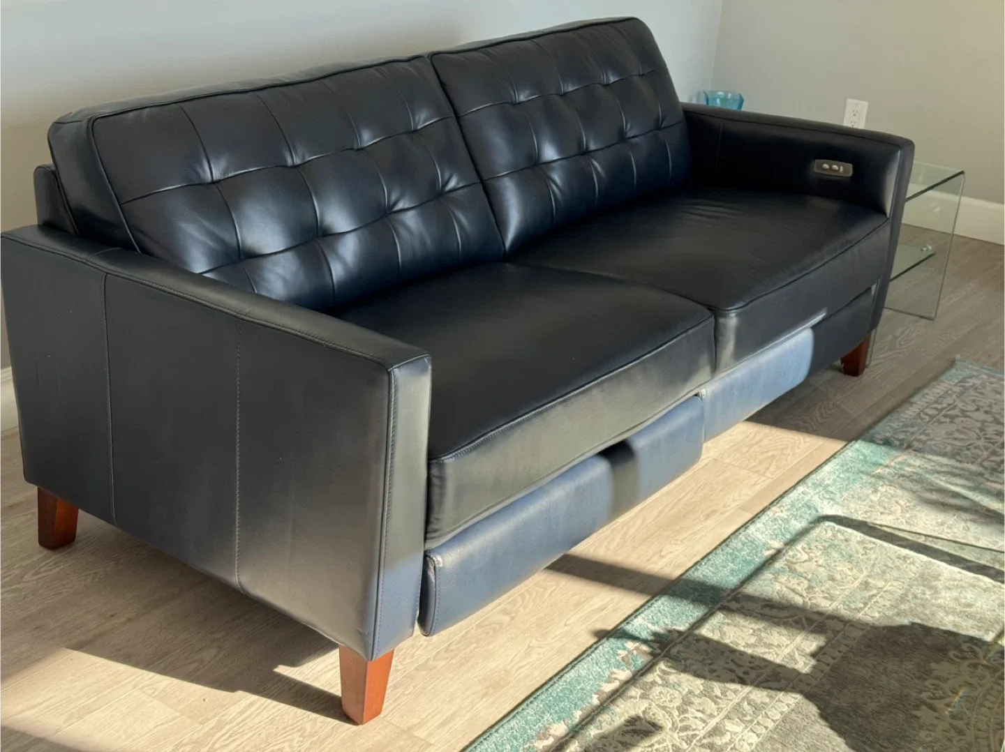 Leather 3-piece Sofa and Recliner Set image indicator(2)