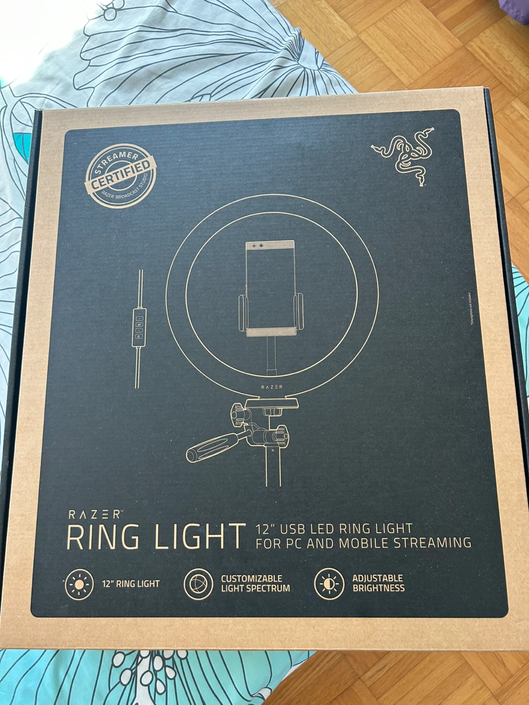 New Razer Ring Light 12" USB LED for Streaming