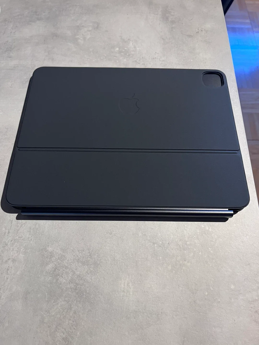 Apple iPad Magic Keyboard M4 version 13” image indicator(3)