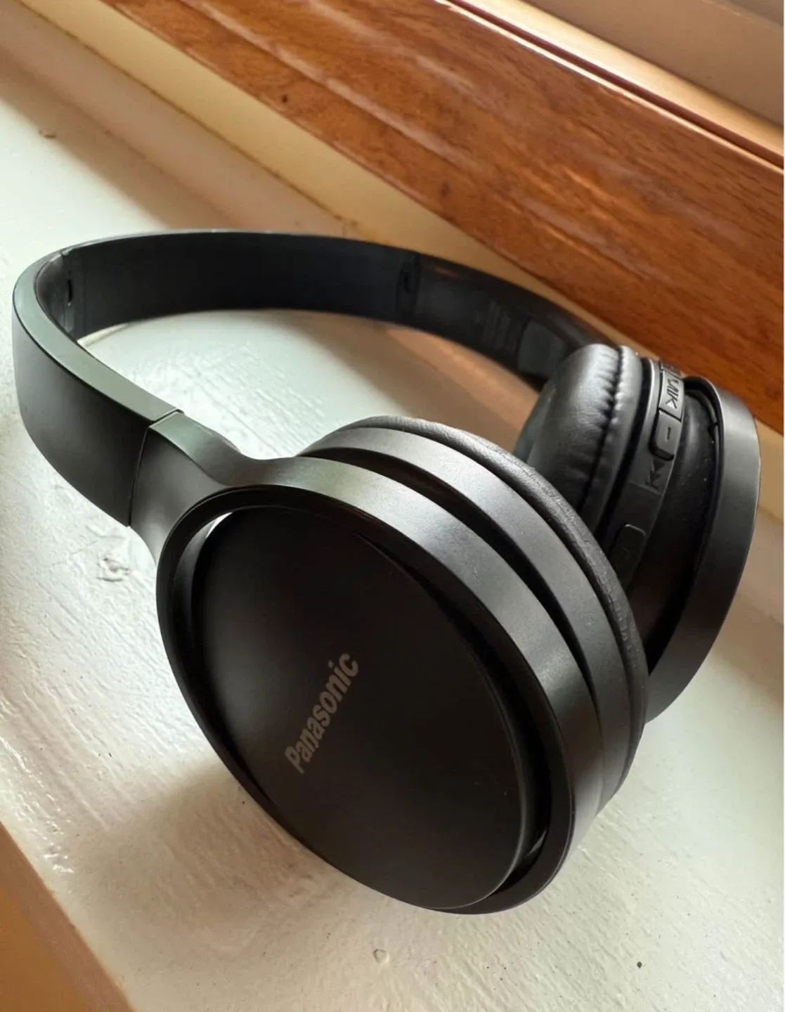 Panasonic Bluetooth Headphones thumbnail