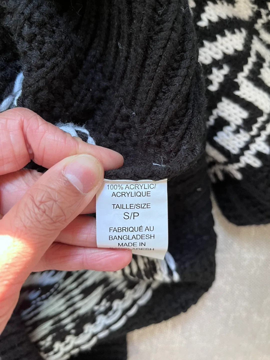 Suzy Shier Black & White Sweater image indicator(4)