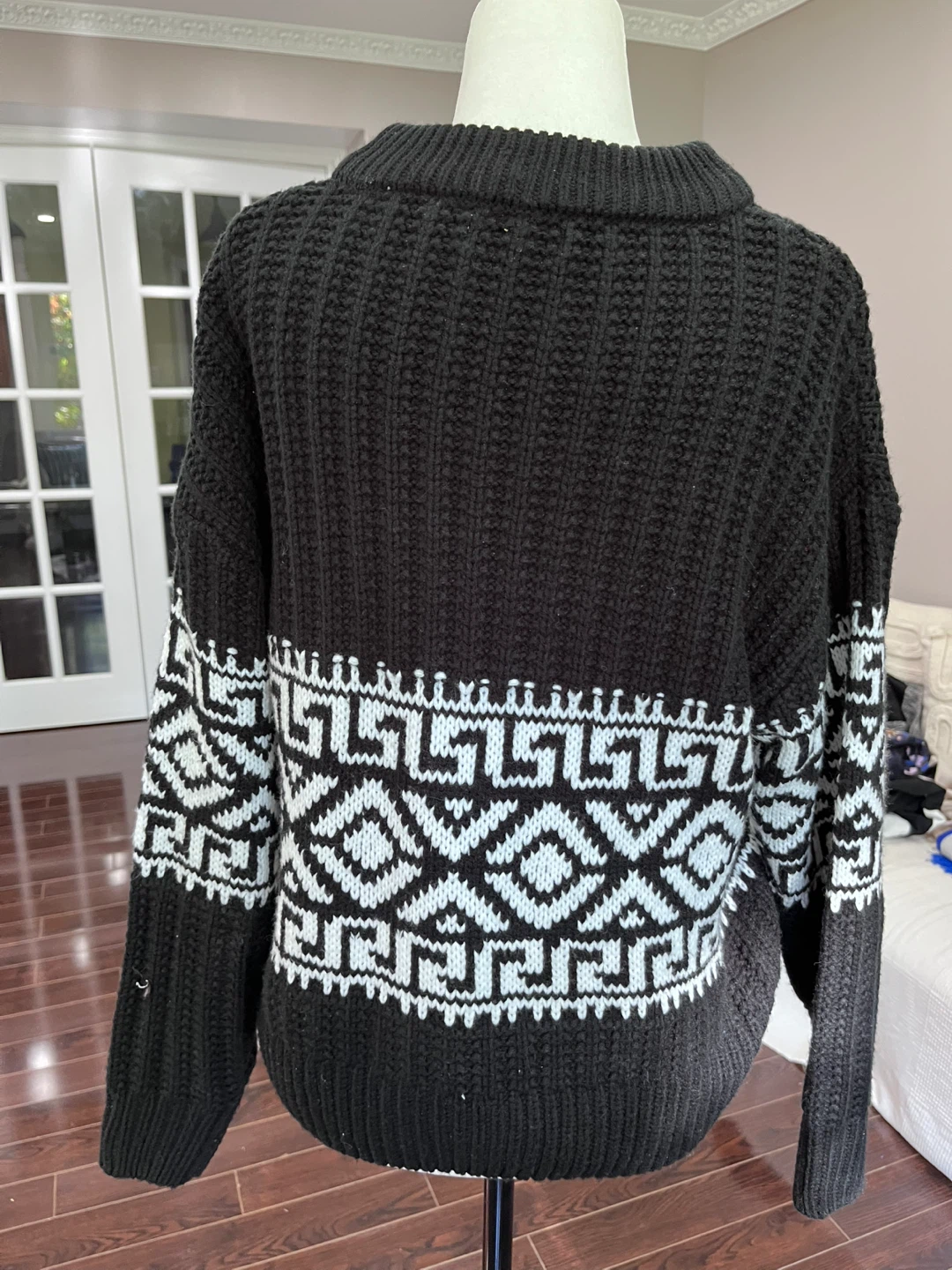 Suzy Shier Black & White Sweater - photo 2