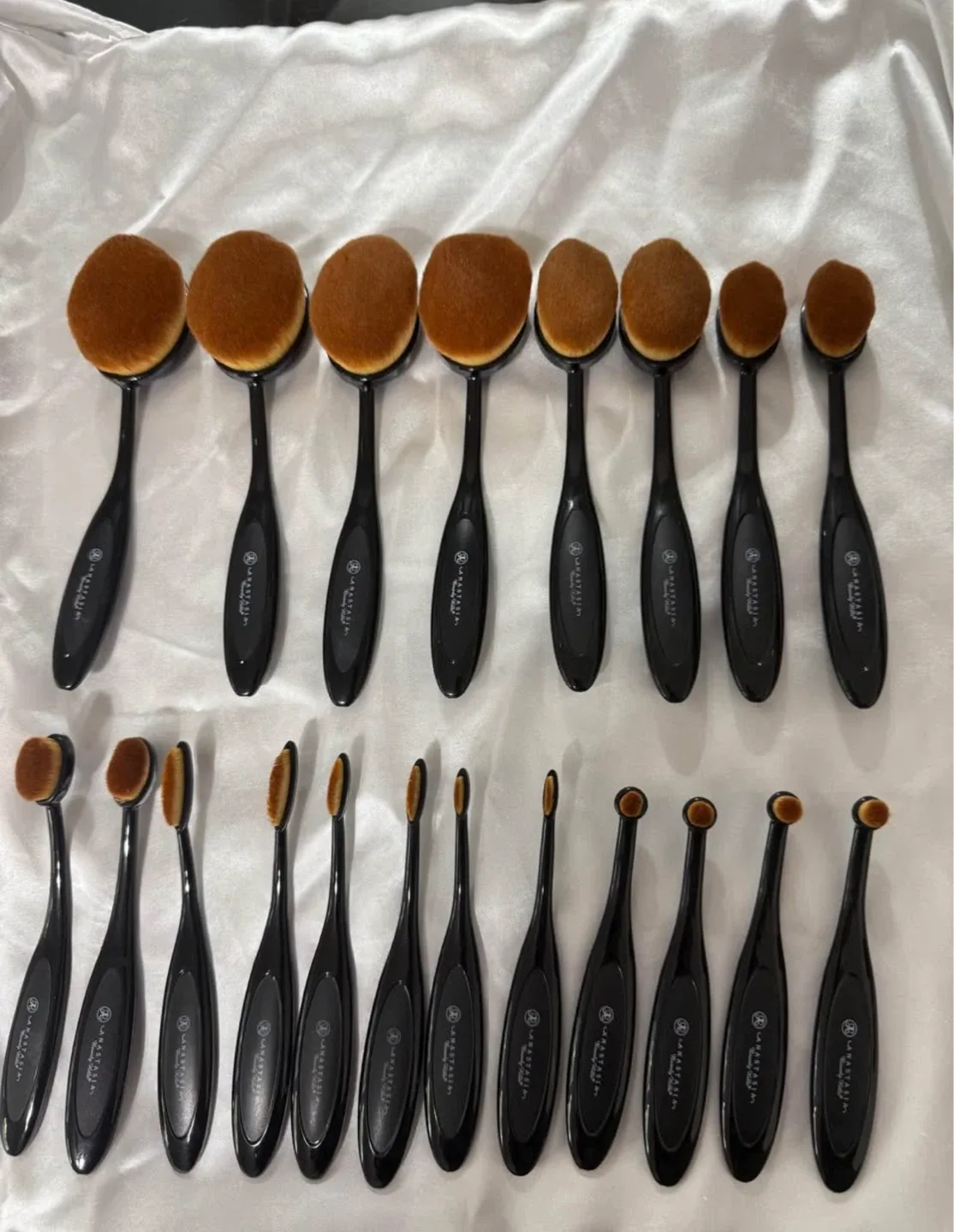 Anastasia Oval Makeup Brush Set thumbnail