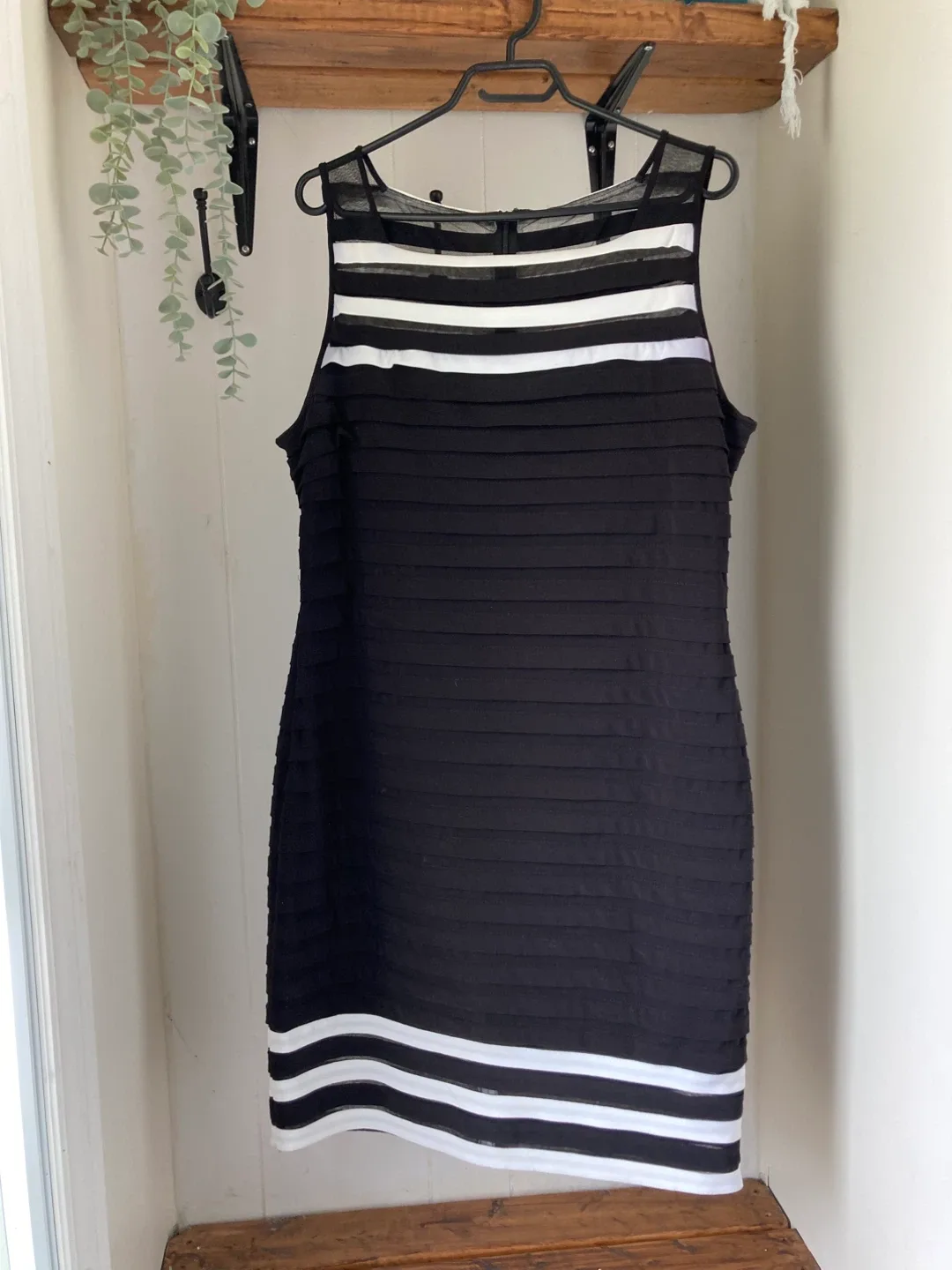 Black & White Striped Party Dress - size 16 image indicator(6)