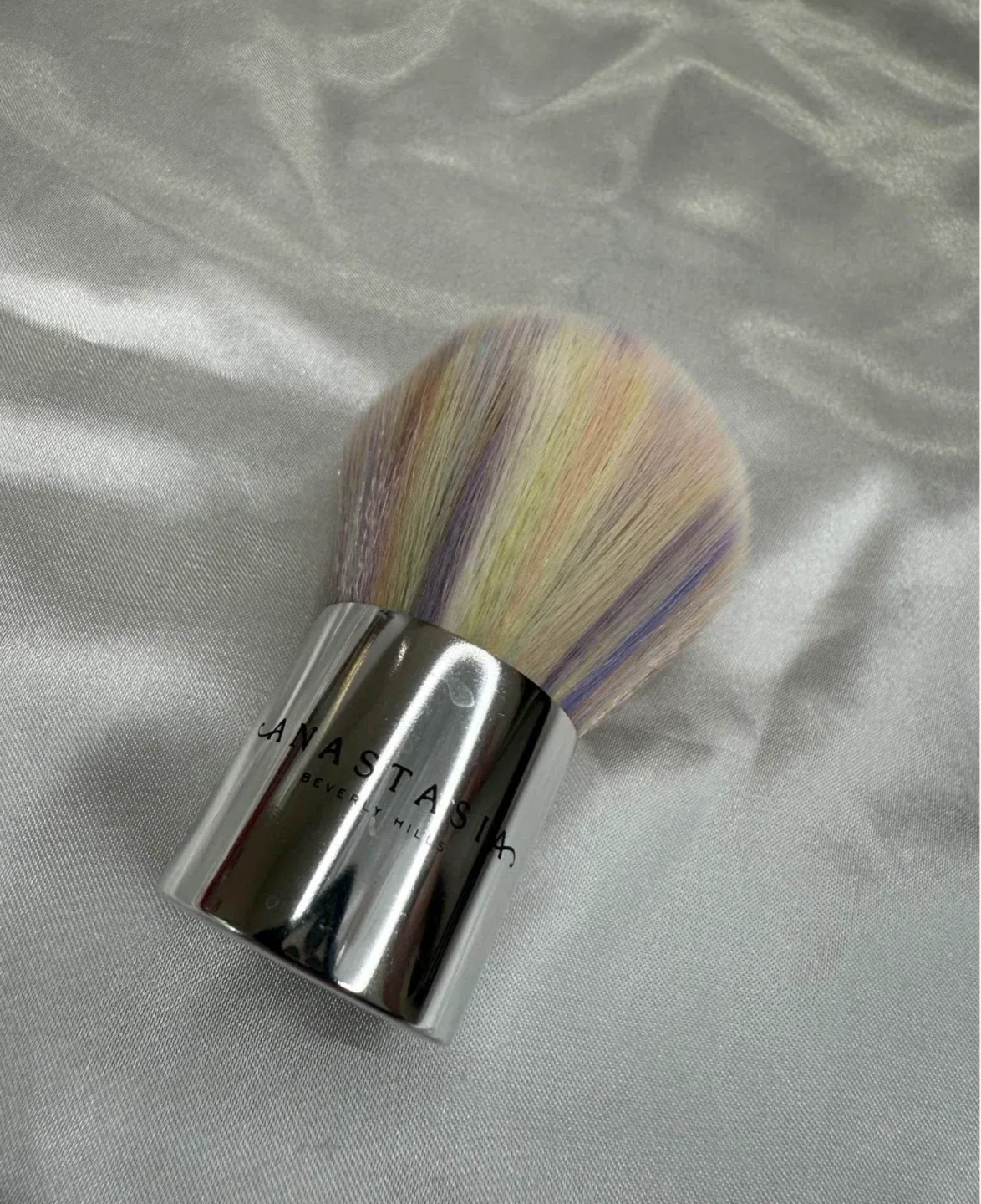 Anastasia Beverly Hills Kabuki Brush image indicator(3)