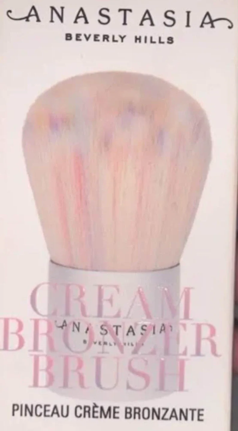 Anastasia Beverly Hills Kabuki Brush image indicator(4)