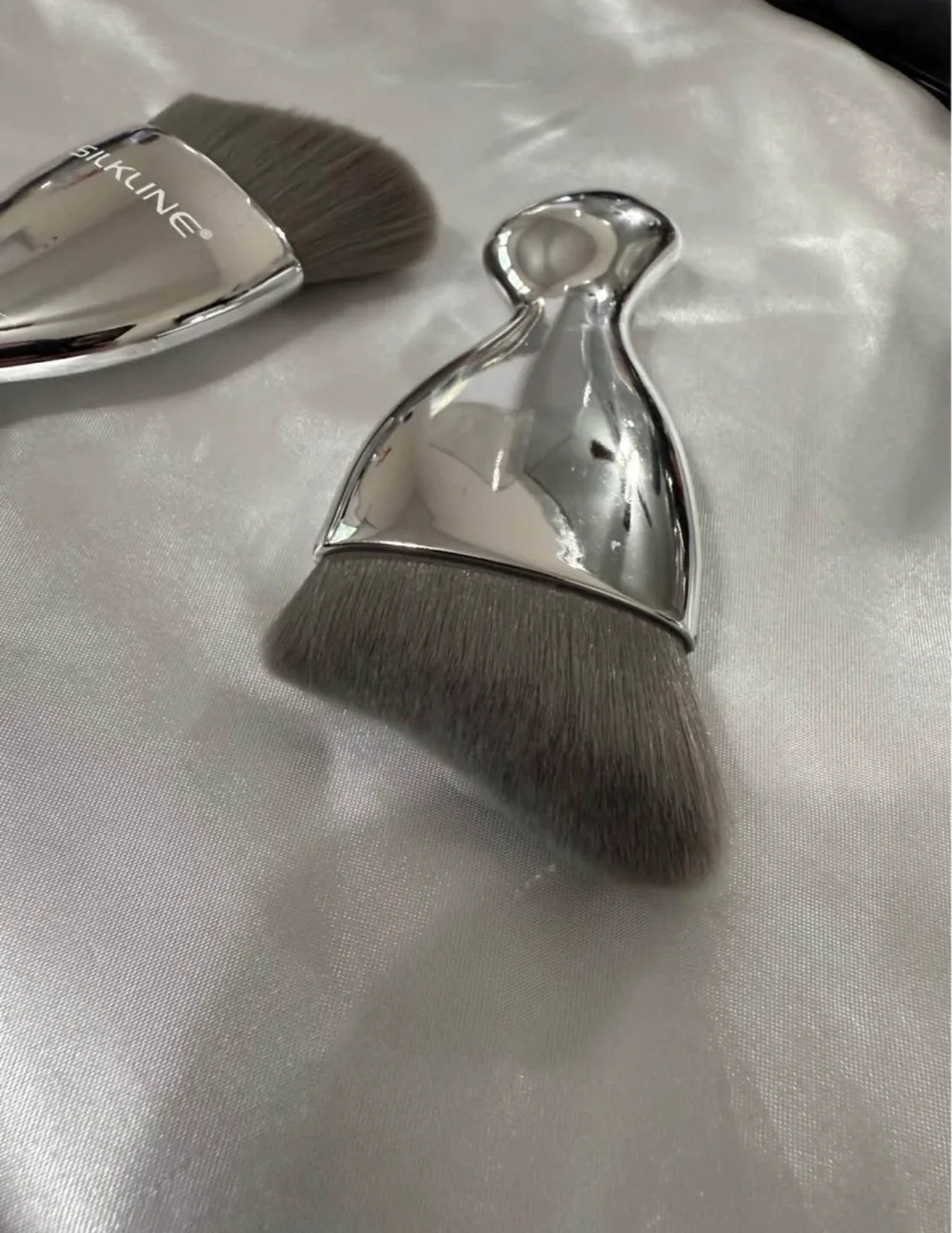 Silkline Makeup Brushes image indicator(2)